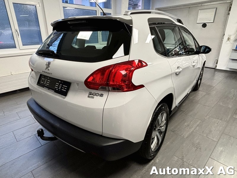 PEUGEOT 2008 1.6 e-HDi 92 Style EGS-image-5