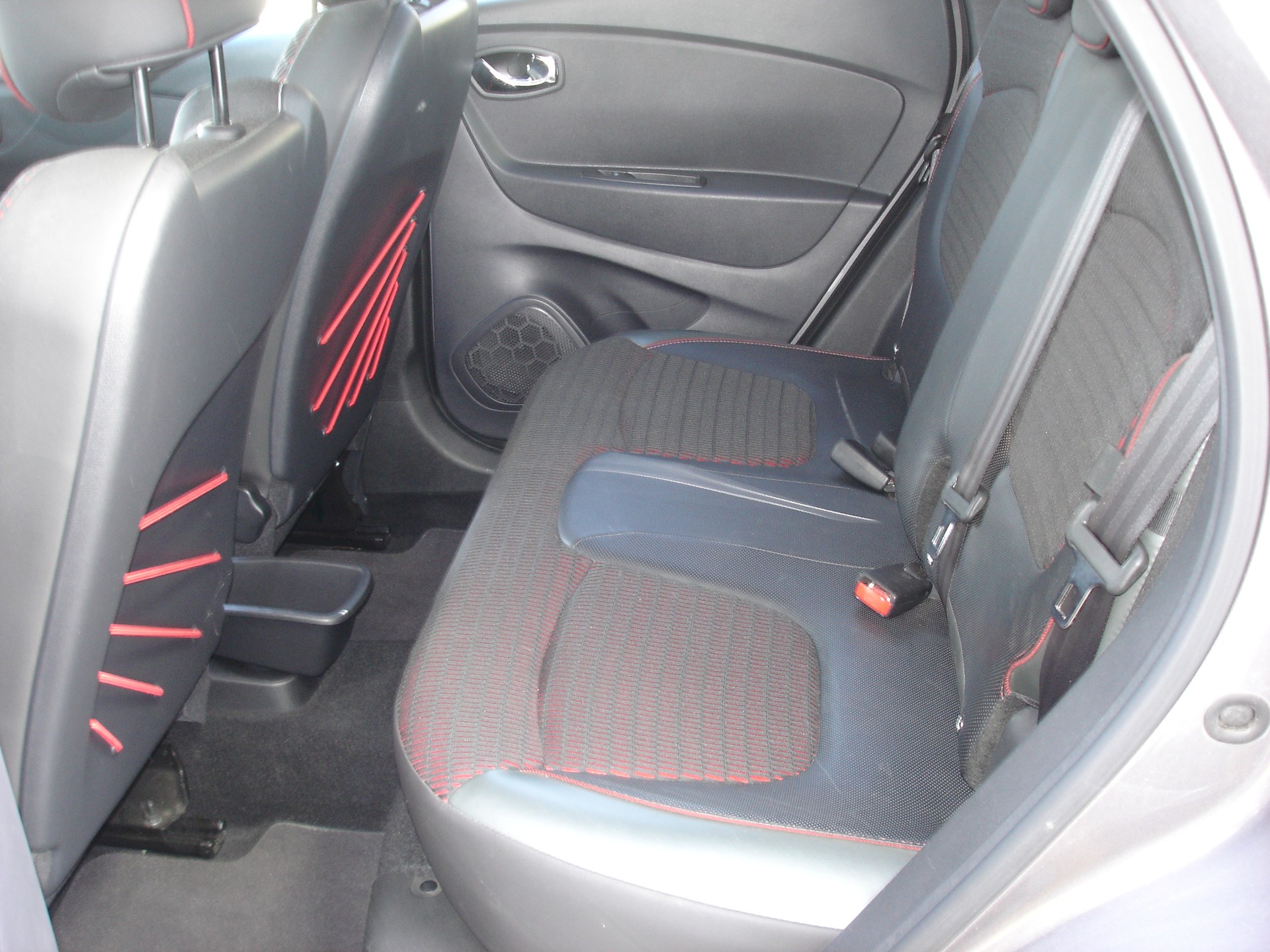 RENAULT Captur 1.2 T 16V Outdoor + EDC-image-7