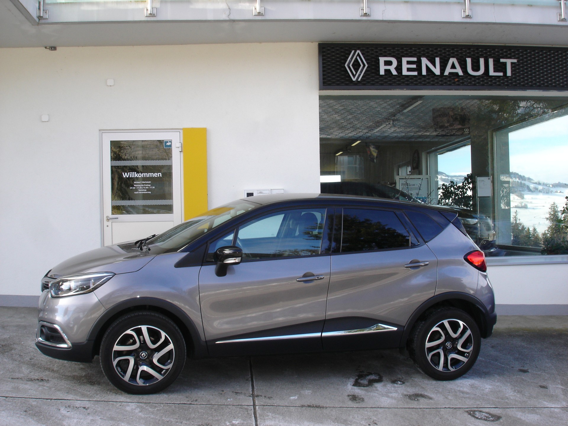 RENAULT Captur 1.2 T 16V Outdoor + EDC