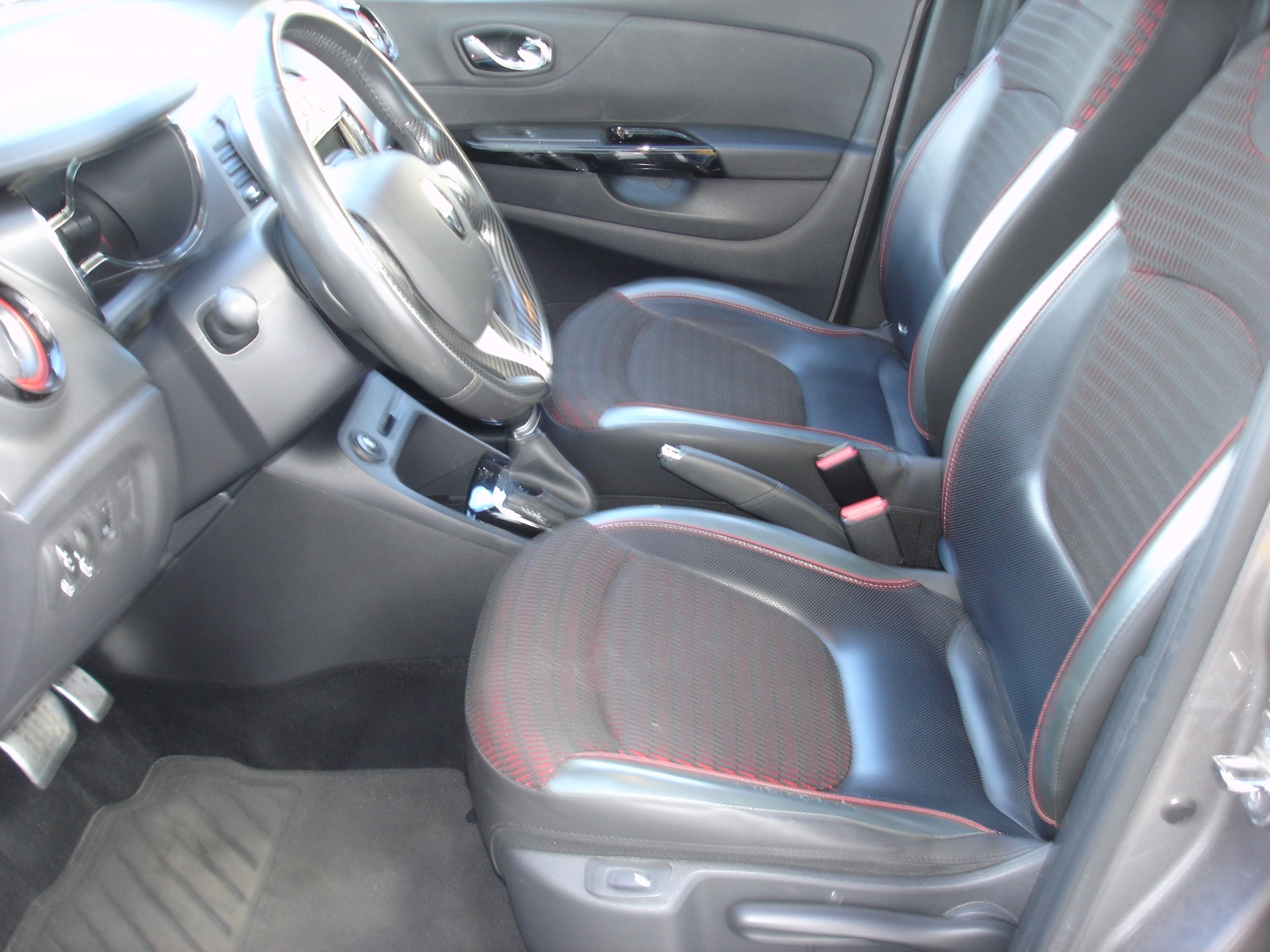 RENAULT Captur 1.2 T 16V Outdoor + EDC-image-11