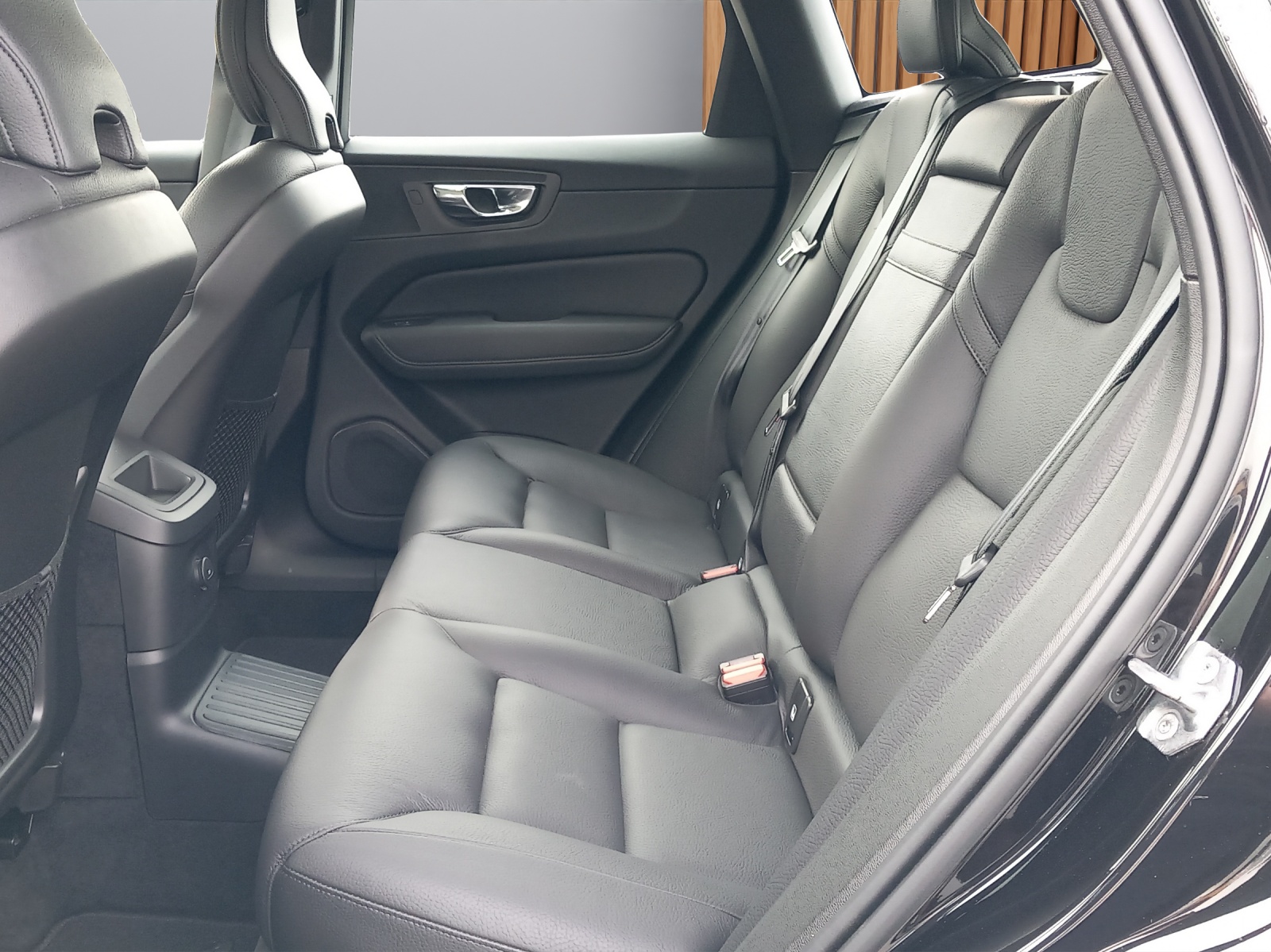 VOLVO XC60 2.0 T6 TE Inscription eAWD-image-15