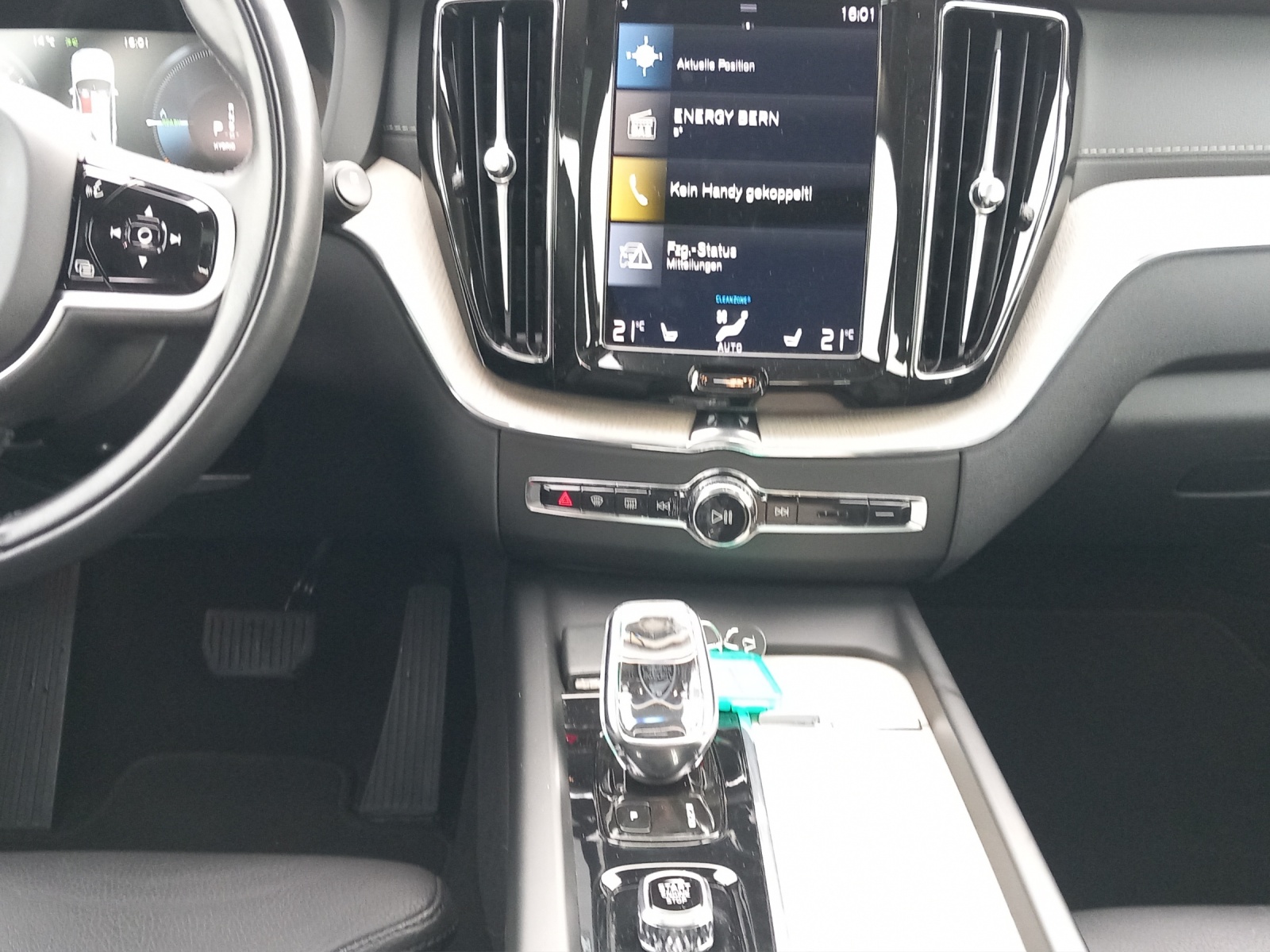 VOLVO XC60 2.0 T6 TE Inscription eAWD-image-17