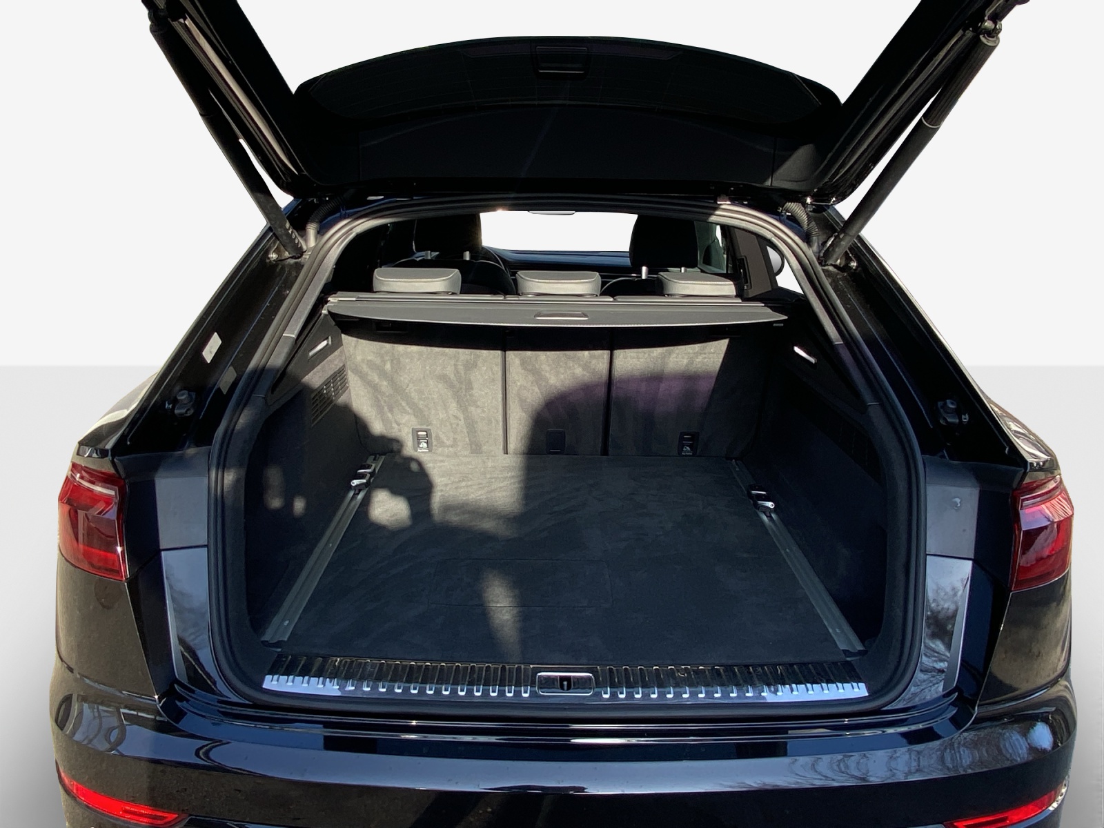 AUDI Q8 55 TFSI e quattro PHEV tiptronic-image-12