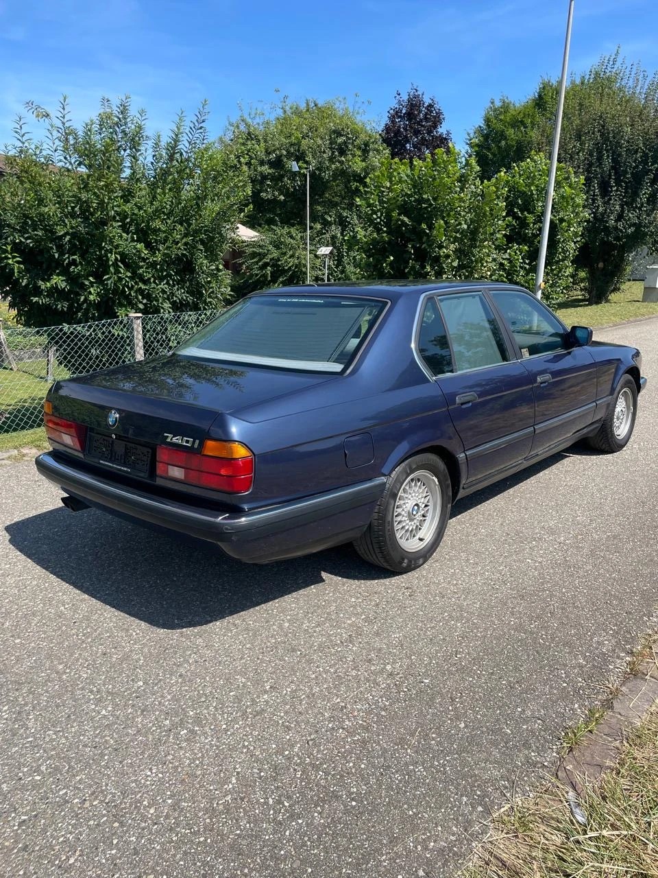 BMW 740i V8-image-4