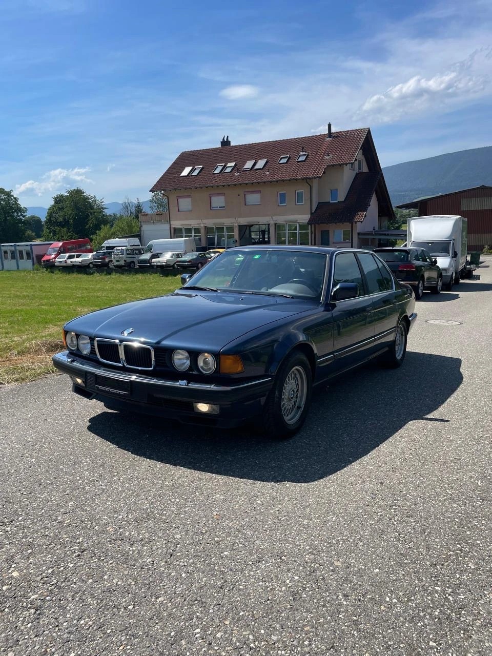 BMW 740i V8-image-1