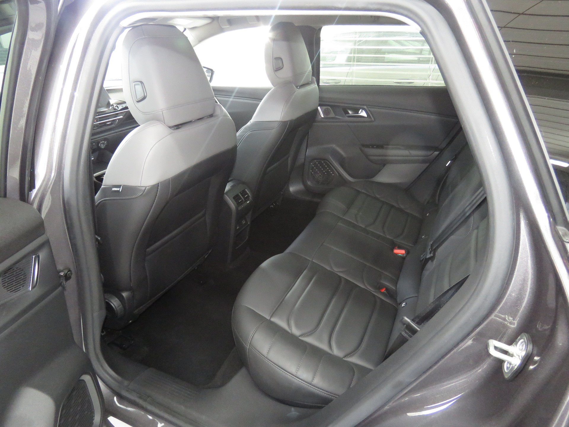 CITROEN C5 X 1.6i PHEV Shine e-EAT8 (Automat)-image-8