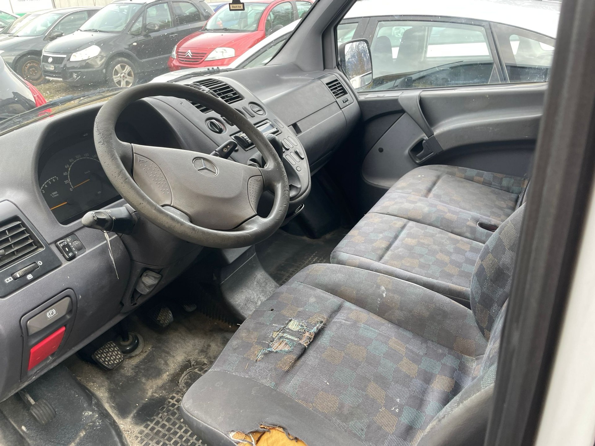 MERCEDES-BENZ Vito 112CDI-image-9