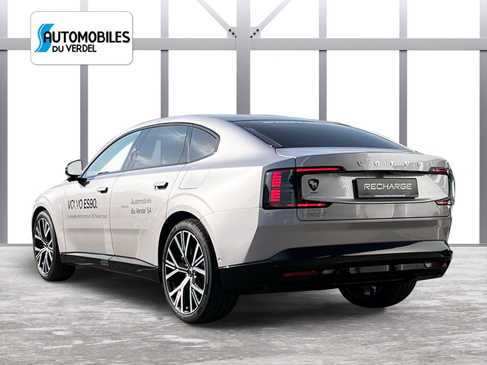 VOLVO ES90 Ultra-showroom-element-2