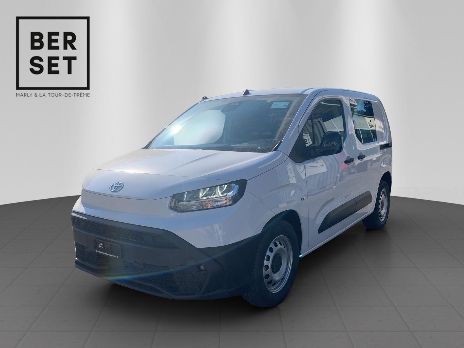 TOYOTA PROACE CITY Van L1 52KWh Active-image-0