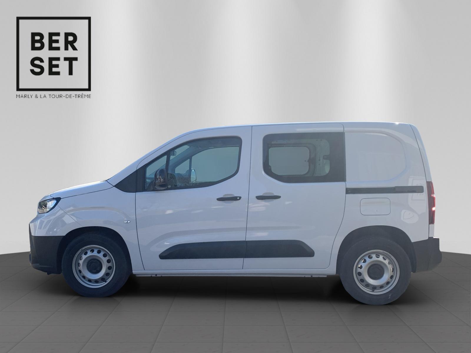 TOYOTA PROACE CITY Van L1 52KWh Active-image-1