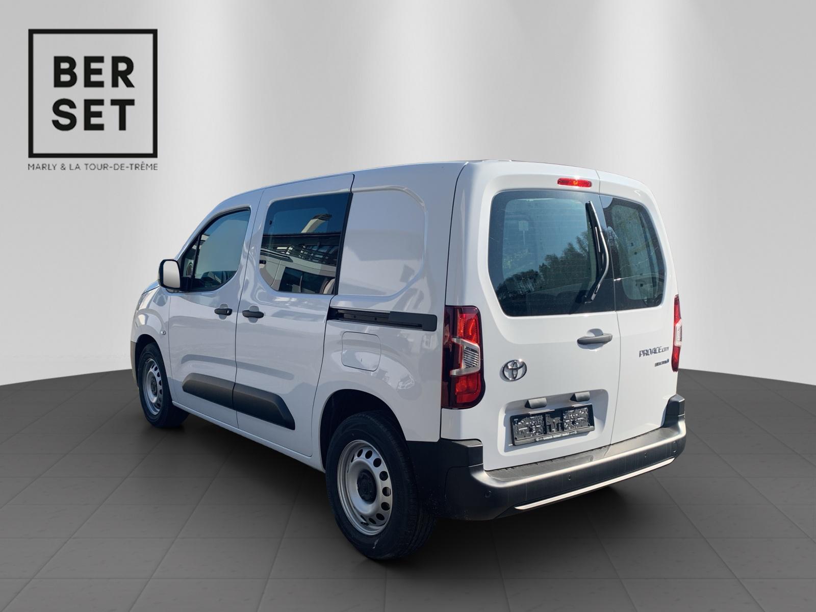 TOYOTA PROACE CITY Van L1 52KWh Active-image-3