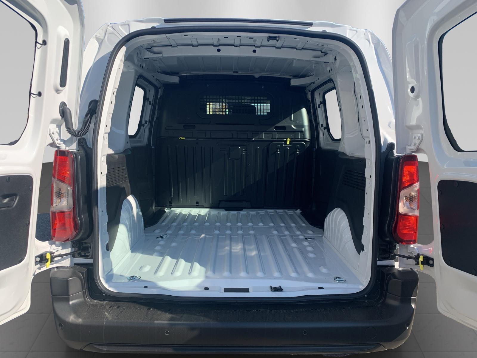 TOYOTA PROACE CITY Van L1 52KWh Active-image-2