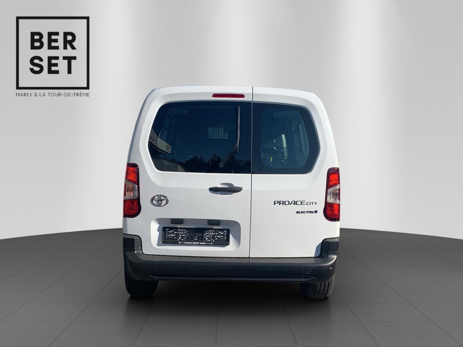 TOYOTA PROACE CITY Van L1 52KWh Active-image-4