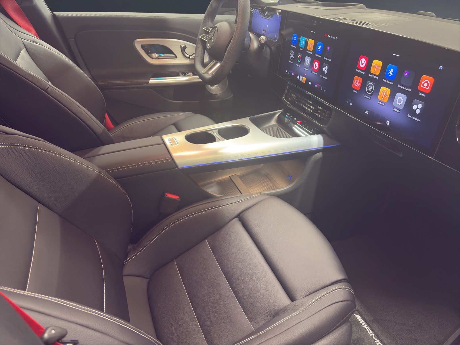 MERCEDES-BENZ CLA 220 4M-image-9