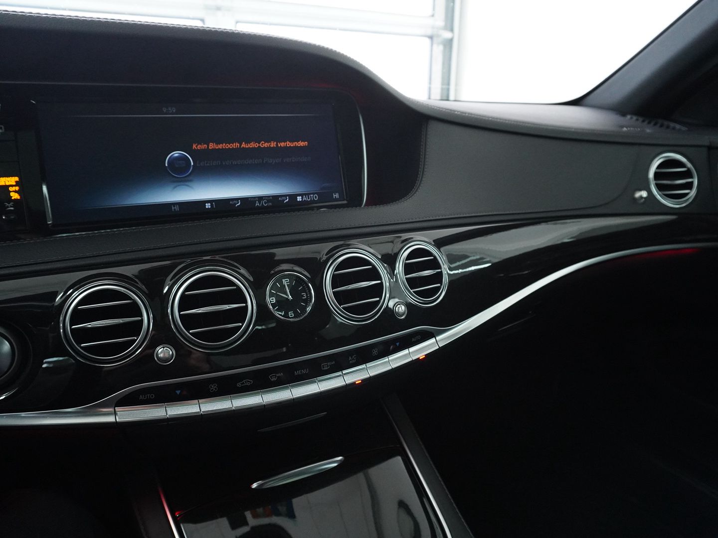 MERCEDES-BENZ S 500 4Matic 7G-Tronic AMG Line-image-11