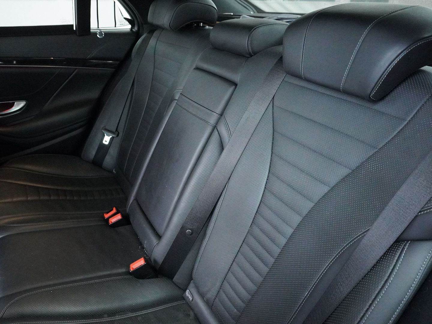 MERCEDES-BENZ S 500 4Matic 7G-Tronic AMG Line-image-4