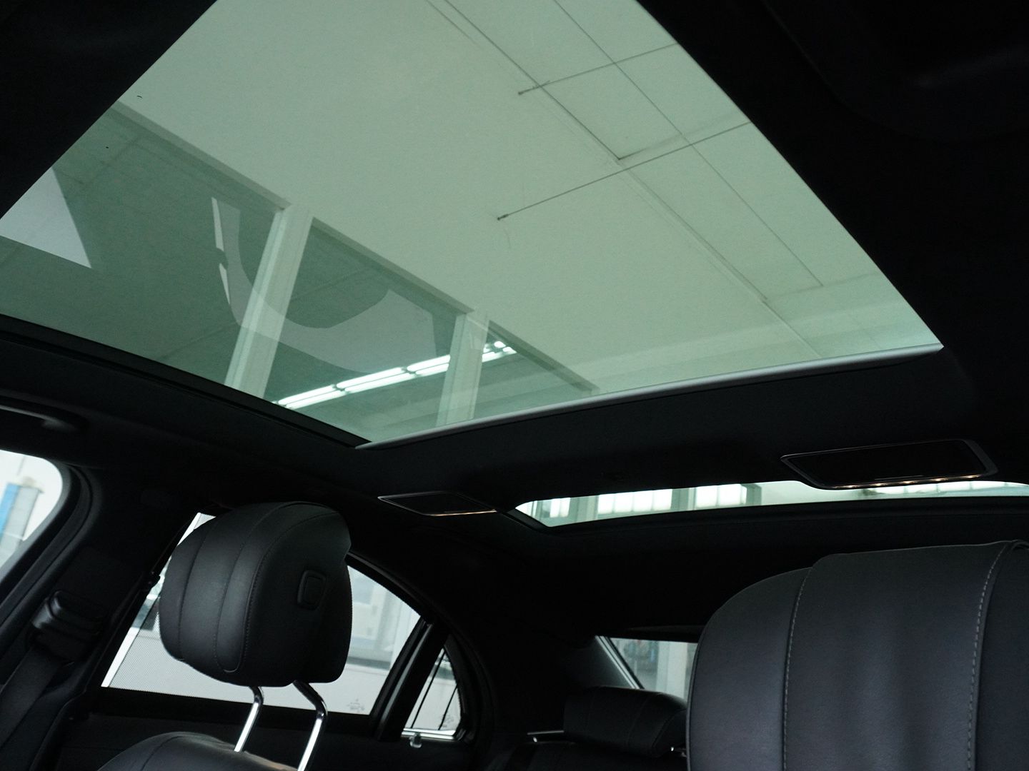 MERCEDES-BENZ S 500 4Matic 7G-Tronic AMG Line-image-5