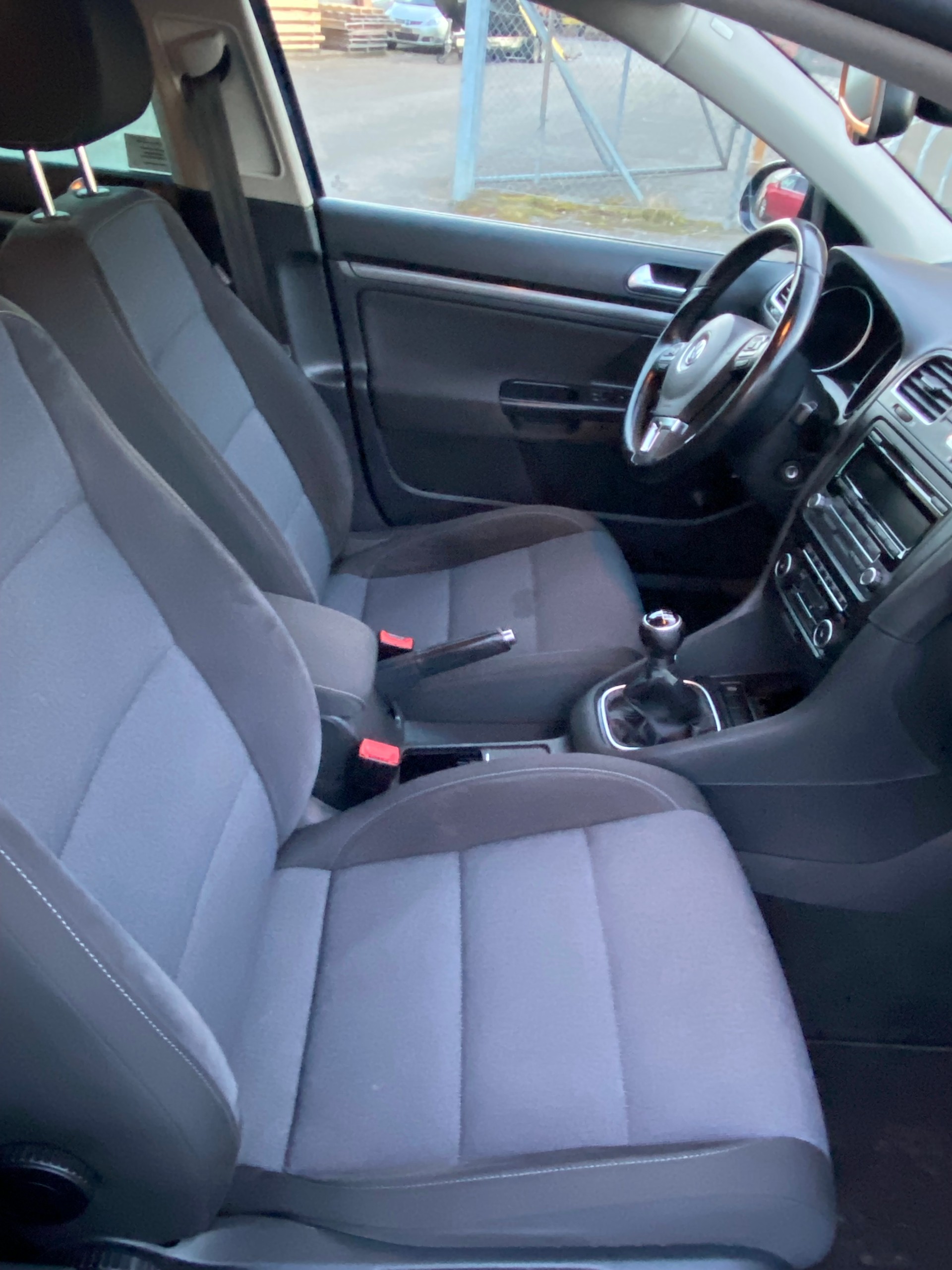 VW GOLF-image-8