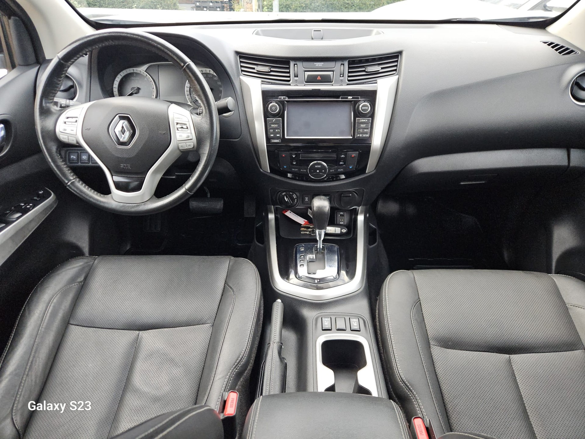 RENAULT Alaskan Doppel Cabin TwinTurbo dCi190 4WD Intens A-image-8