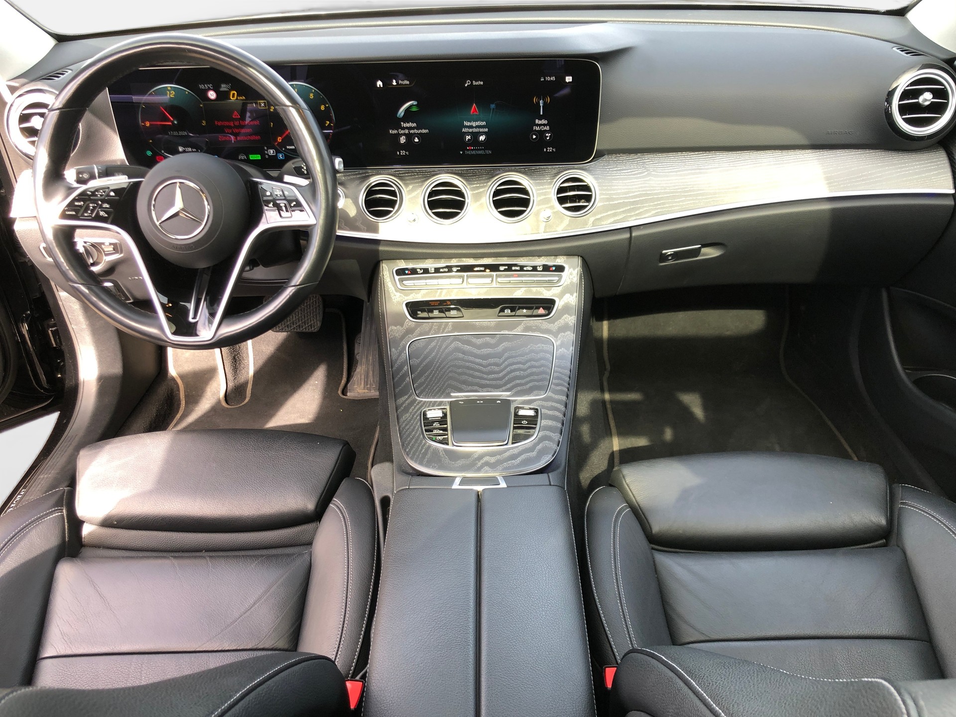 MERCEDES-BENZ E 200 4Matic Avantgarde 9G-Tronic-image-13