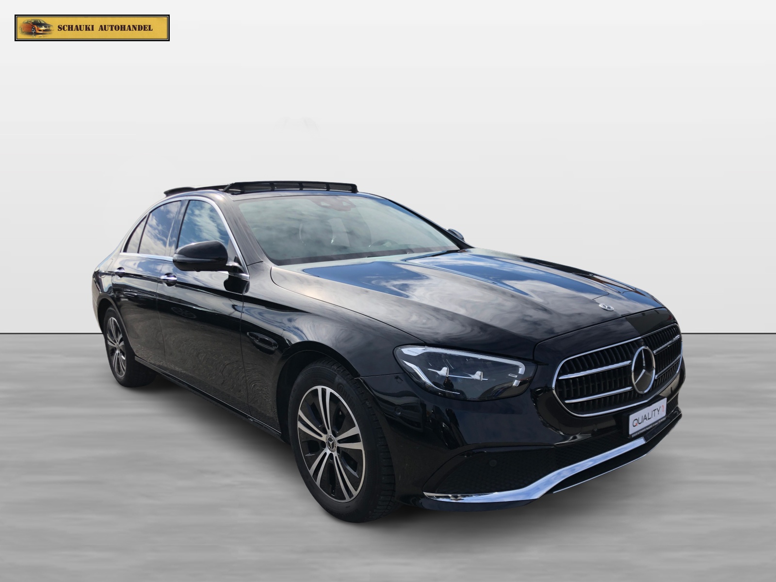 MERCEDES-BENZ E 200 4Matic Avantgarde 9G-Tronic-showroom-element-2
