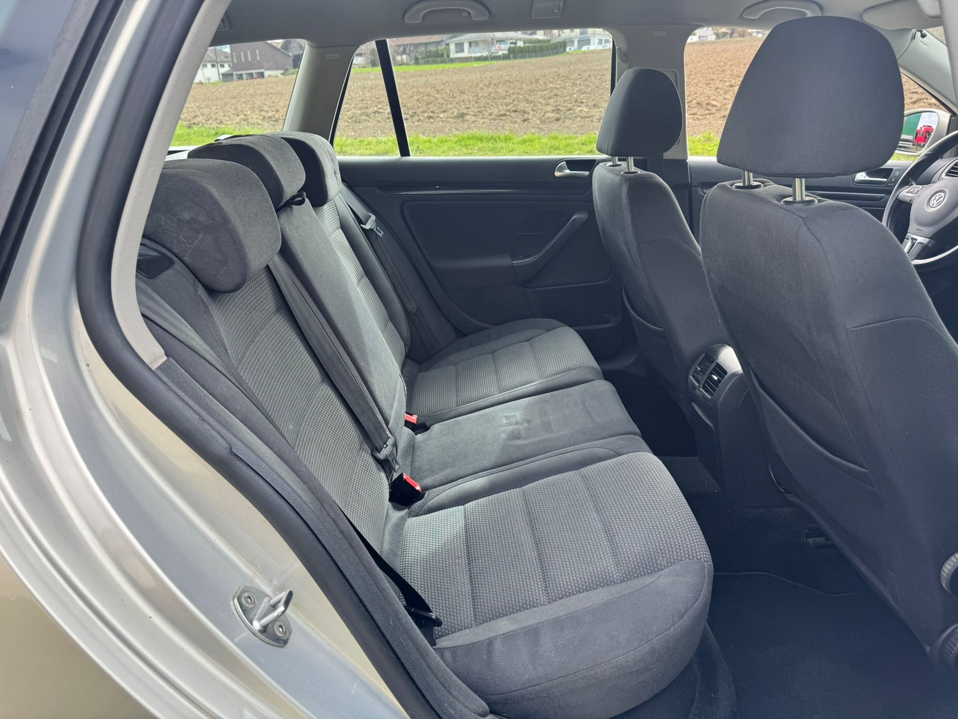 VW Golf Variant 1.4 TSI Value DSG-image-15