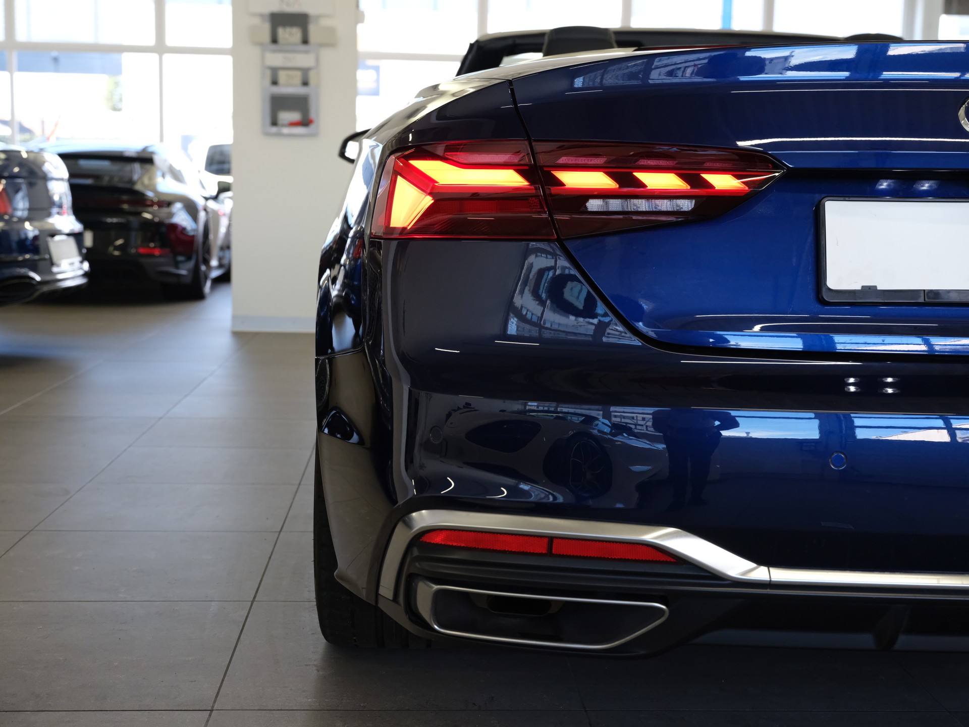 AUDI A5 Cabriolet 45 TFSI S-tronic Sport quattro *Head-Up Display* *S-Line* *Assistenz-Paket* *Sportsitze Alcantara*-image-11