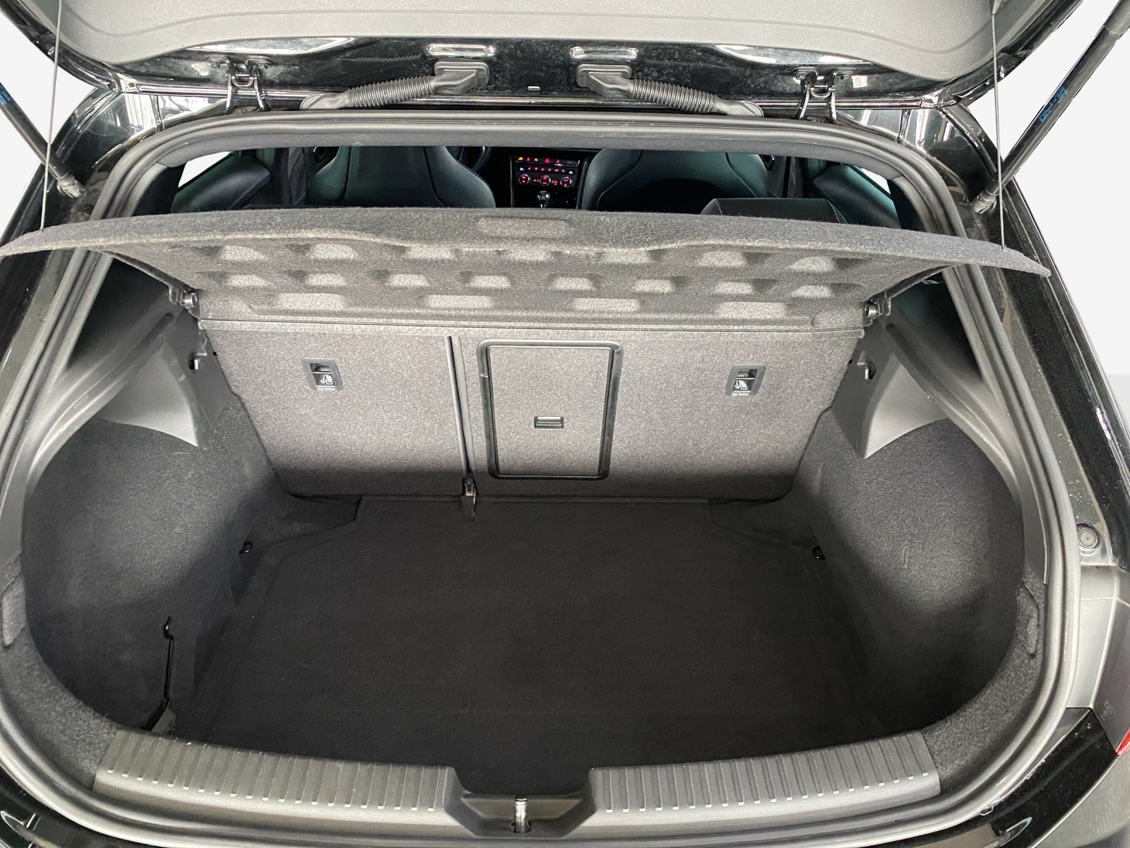 SEAT Leon 2.0 TSI Cupra 300-image-12