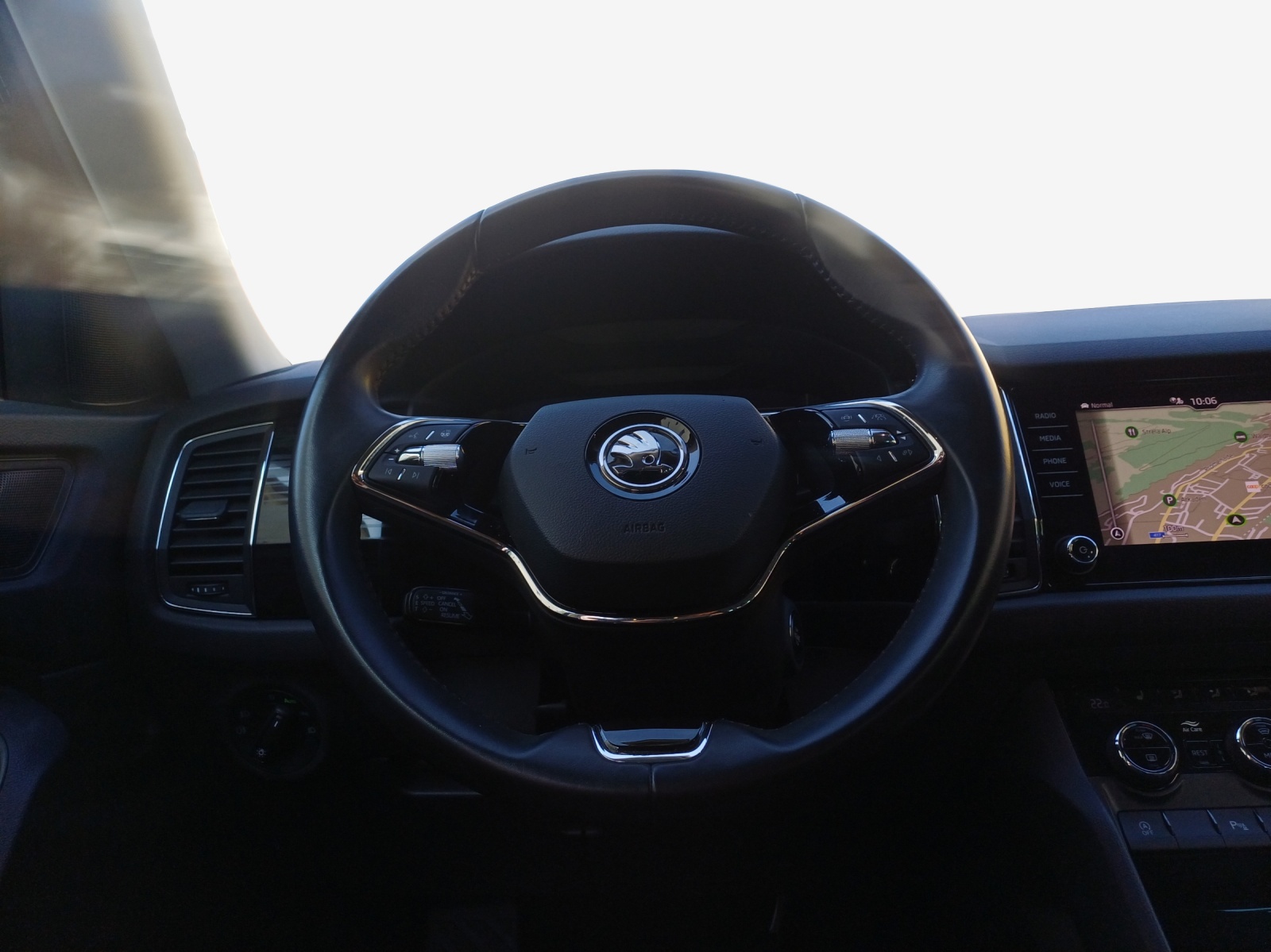 SKODA Kodiaq 2.0 TDI SCR Drive 4x4 DSG-image-9