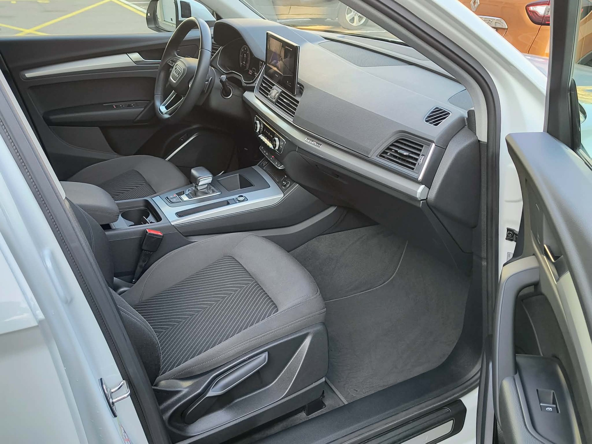 AUDI Q5 Sportback 40 TDI advanced quattro S-tronic-image-8