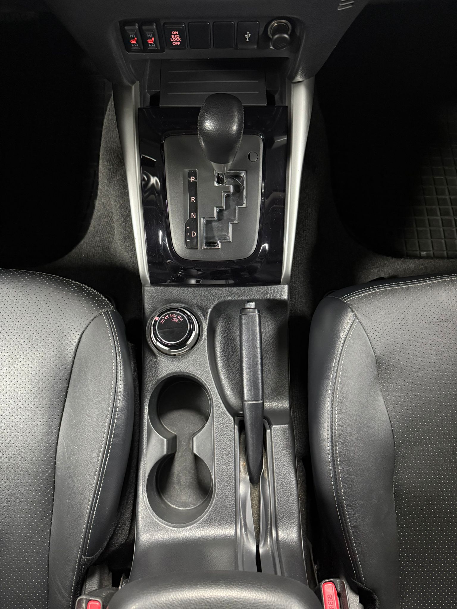 FIAT Fullback LX 2.4 MJ DC Swiss 4WD A-image-20