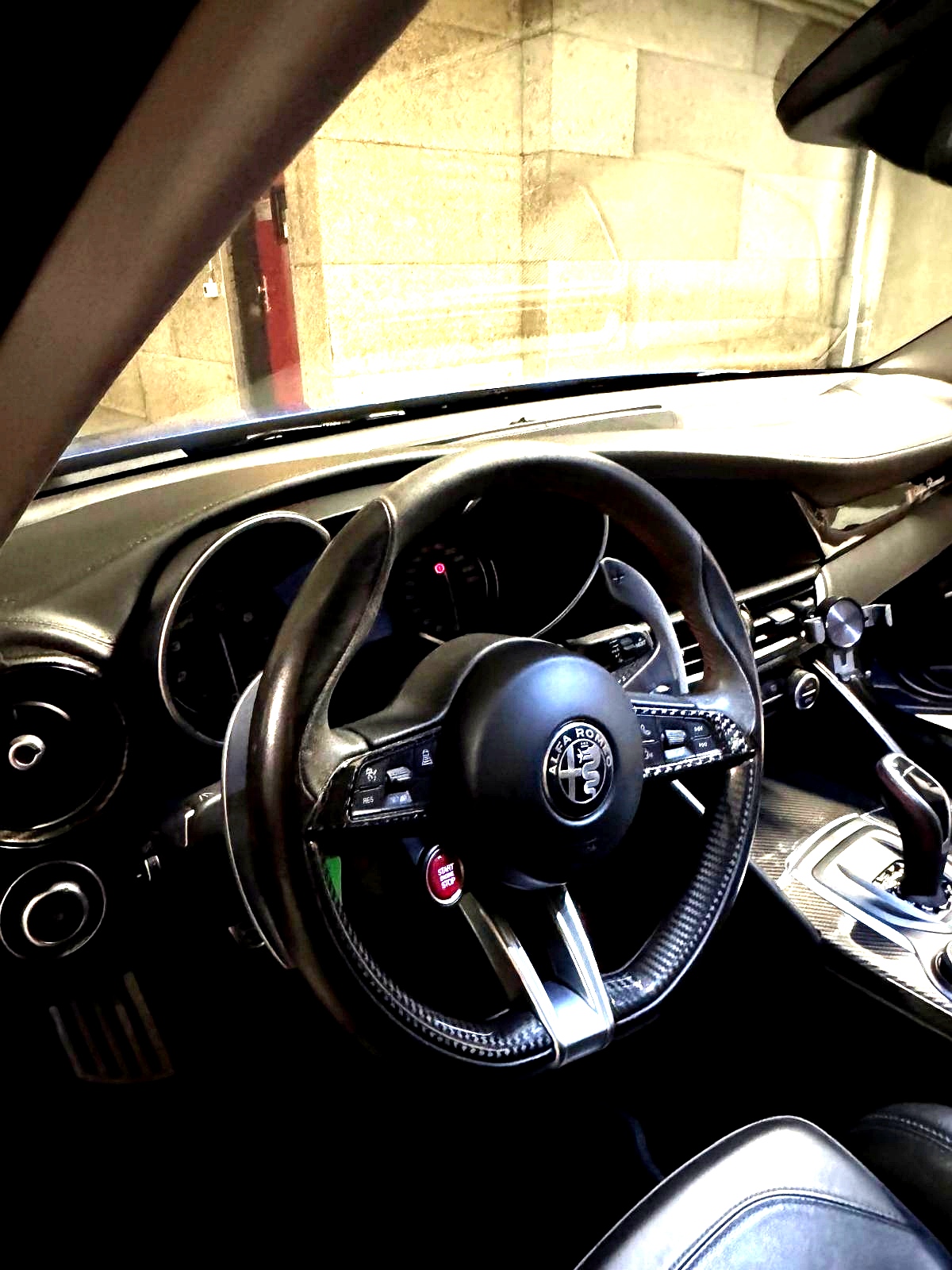 ALFA ROMEO Giulia 2.0 Veloce Q4 Automatic-image-4