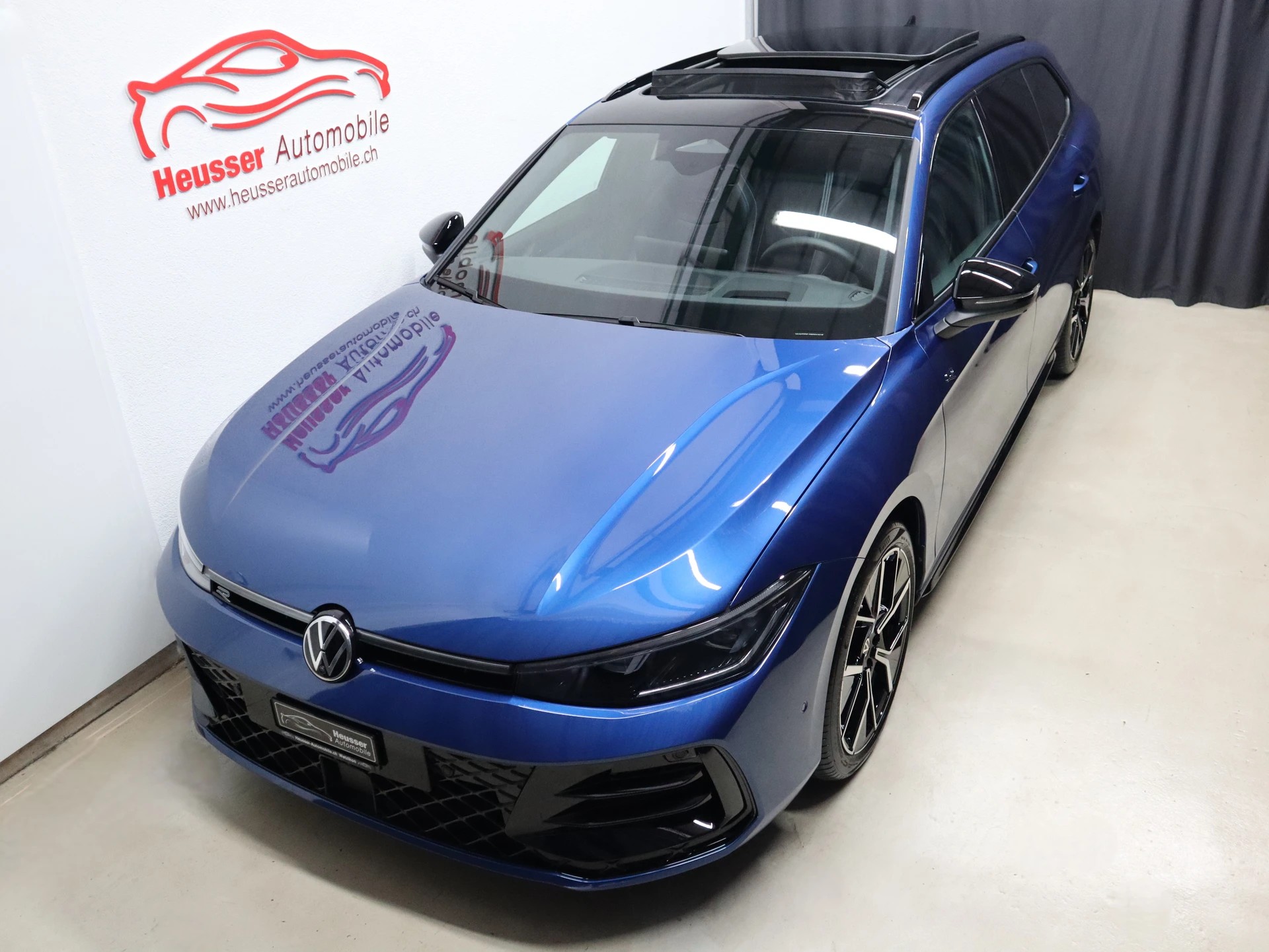 VW Passat Variant 2.0 TSI 4Motion DSG R-Line - Black Style - Panorama - Leder - Navi - Sitzbelüftung - AHK - 360° Kamera - 266 PS-showroom-element-2