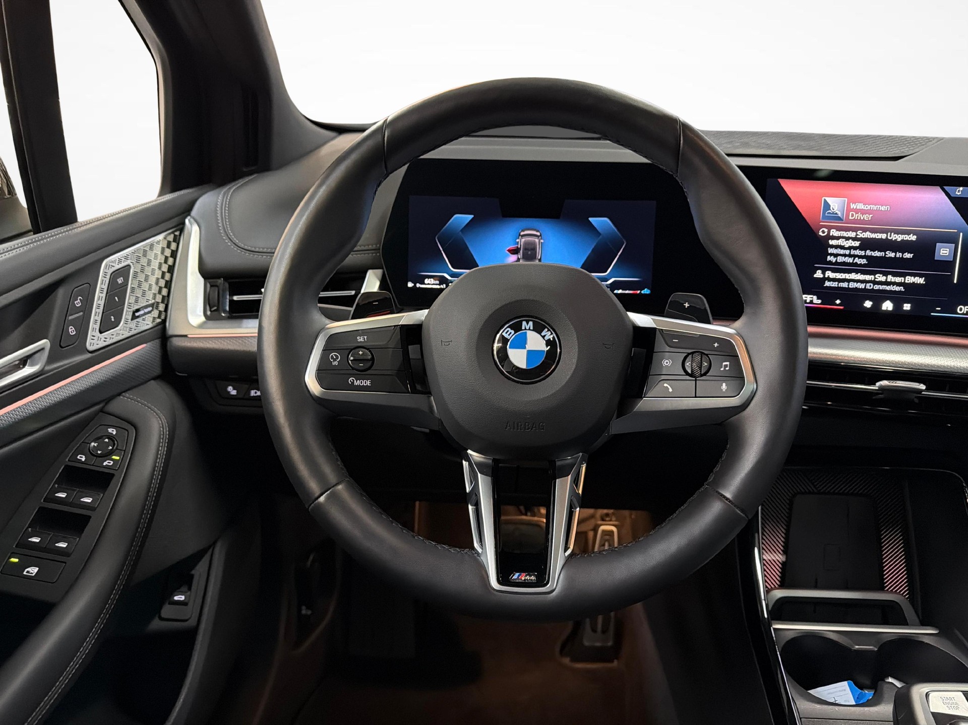 BMW 223i xDrive Active Tourer-image-12