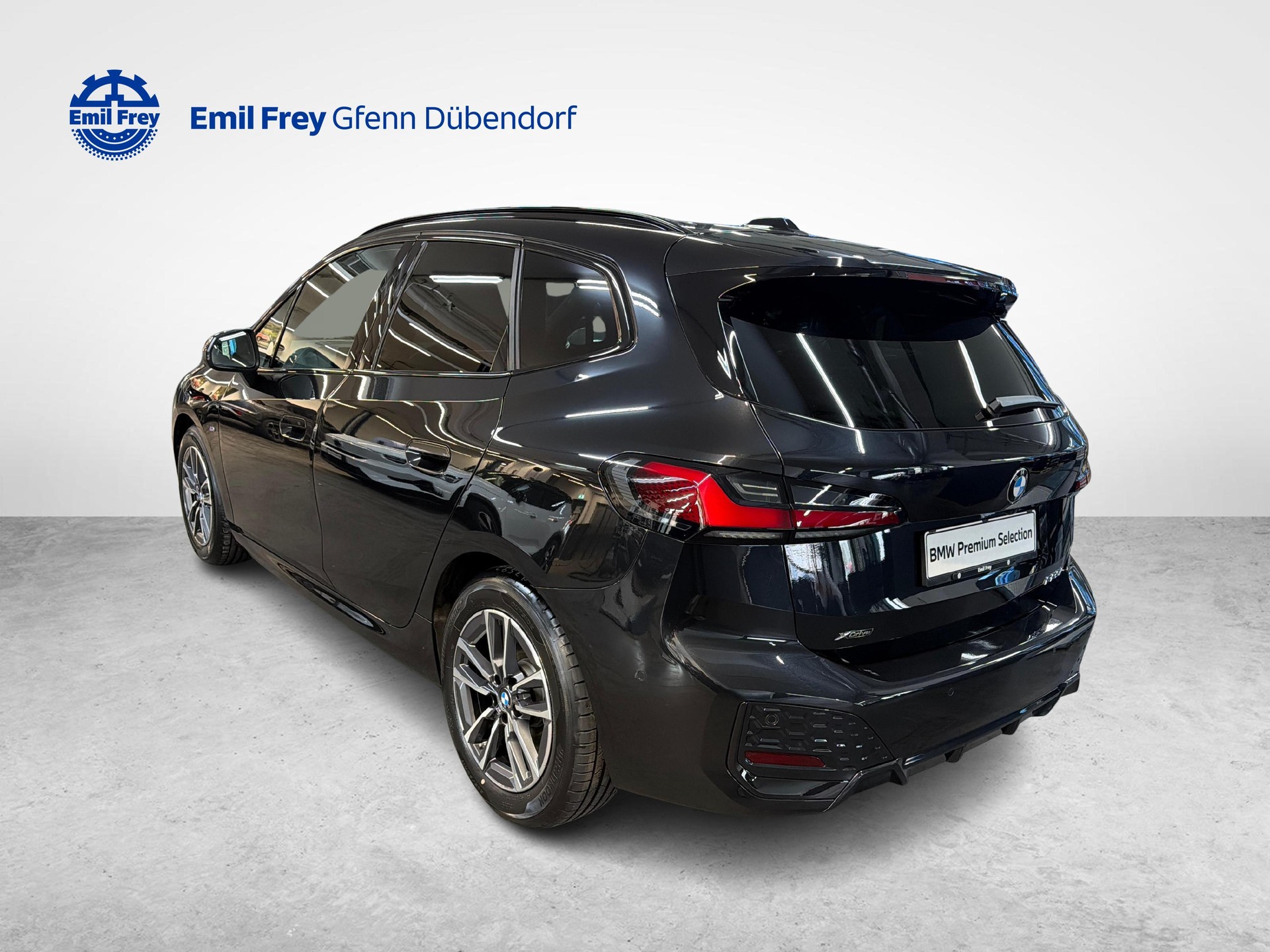 BMW 223i xDrive Active Tourer-image-4