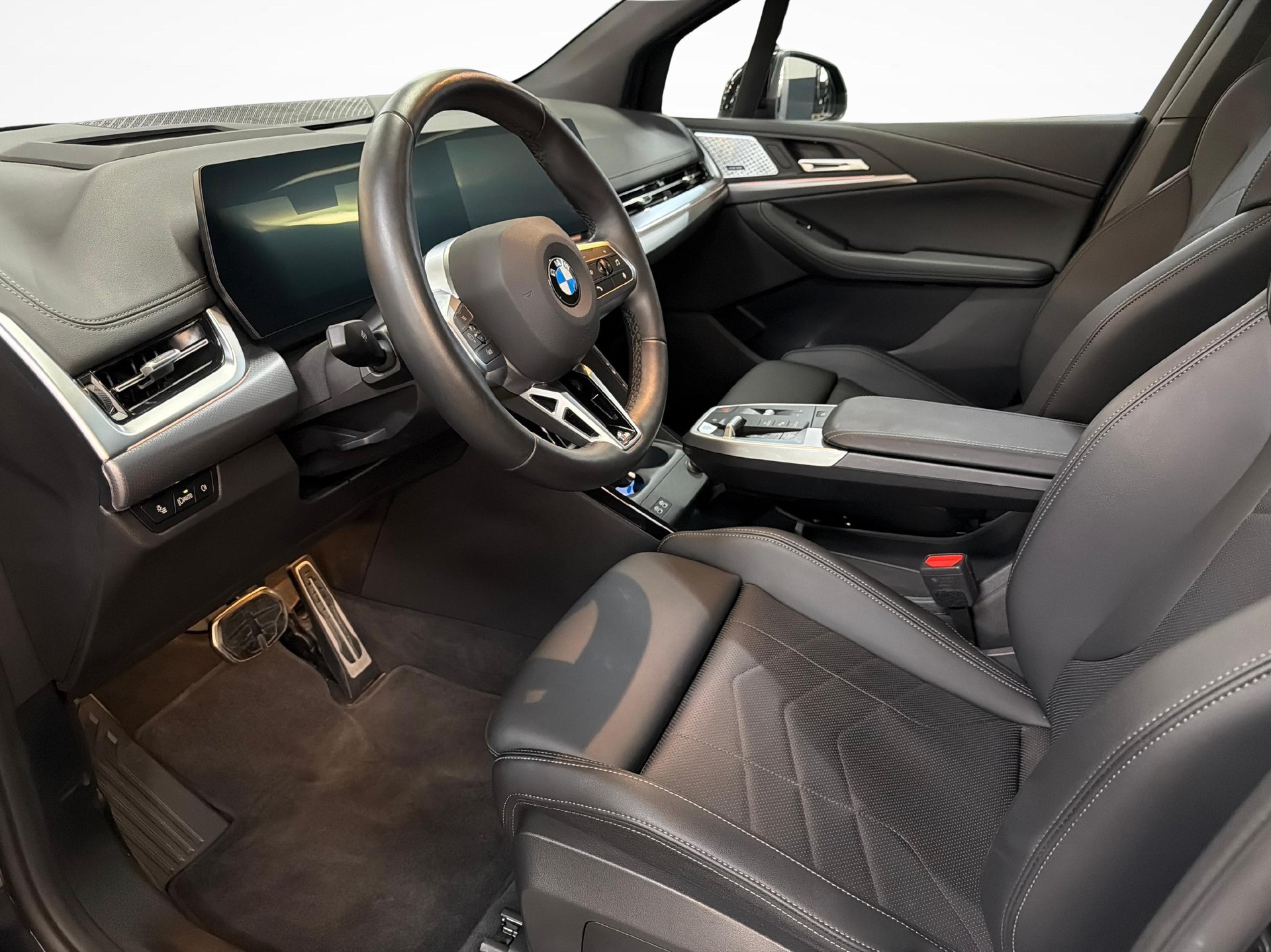 BMW 223i xDrive Active Tourer-image-9