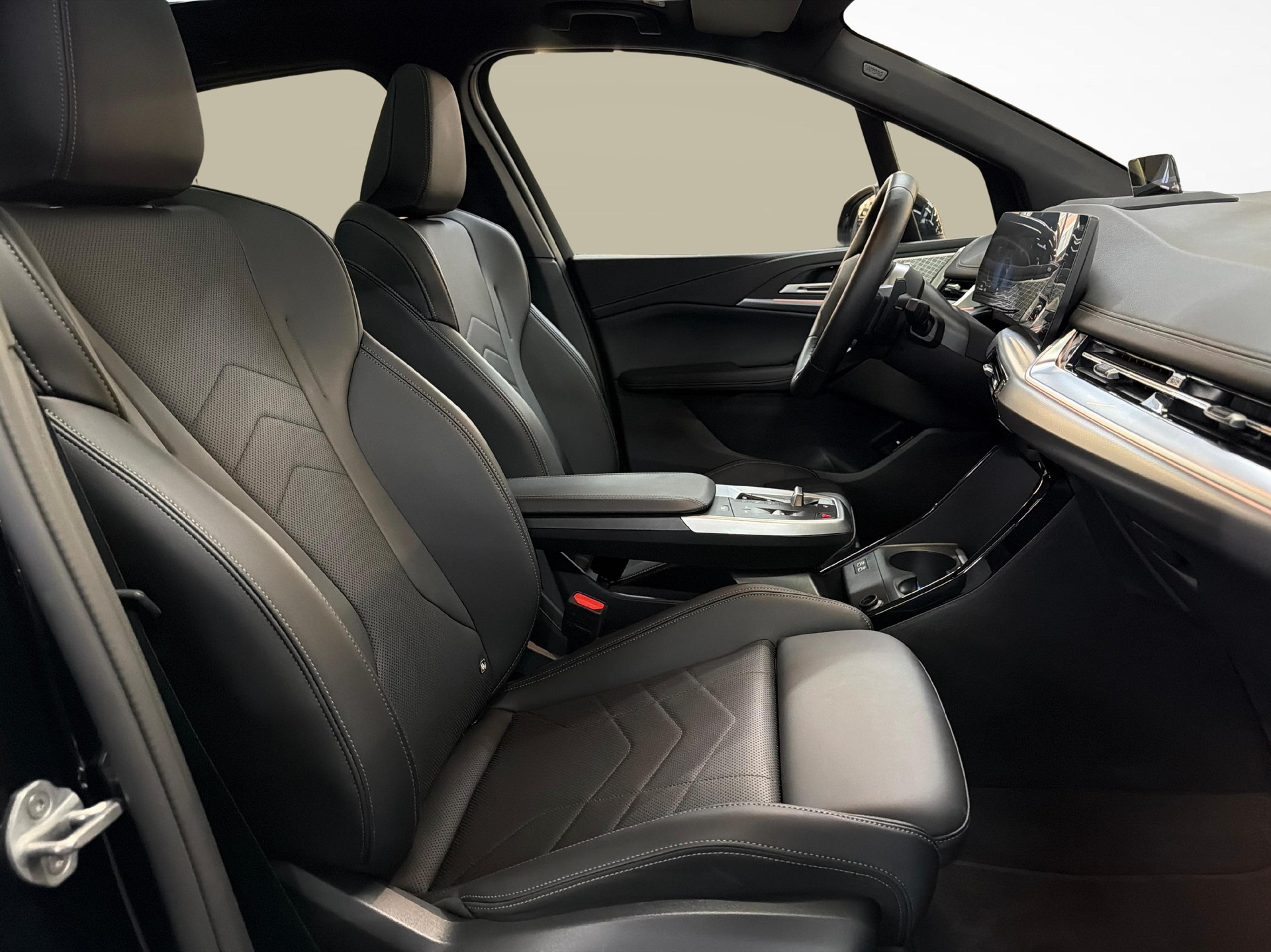 BMW 223i xDrive Active Tourer-image-10