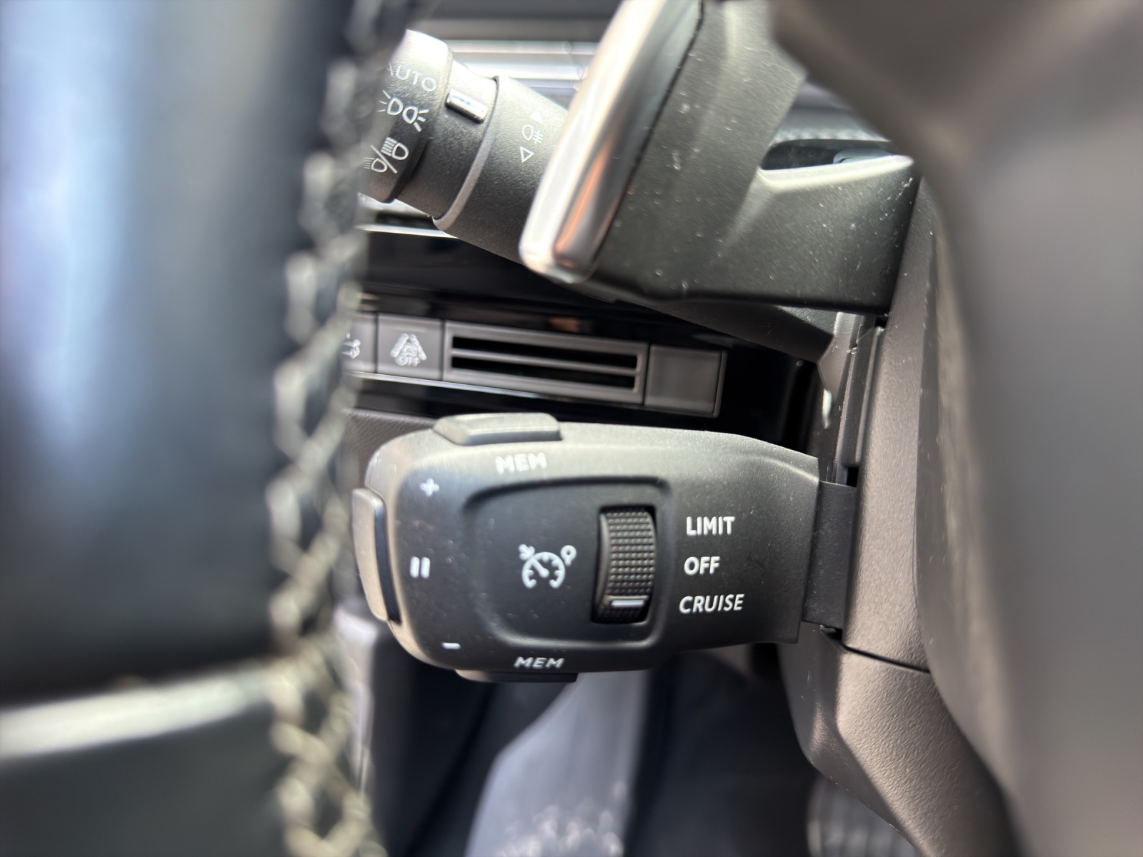PEUGEOT 508 1.6 PureTech Allure EAT8-image-25