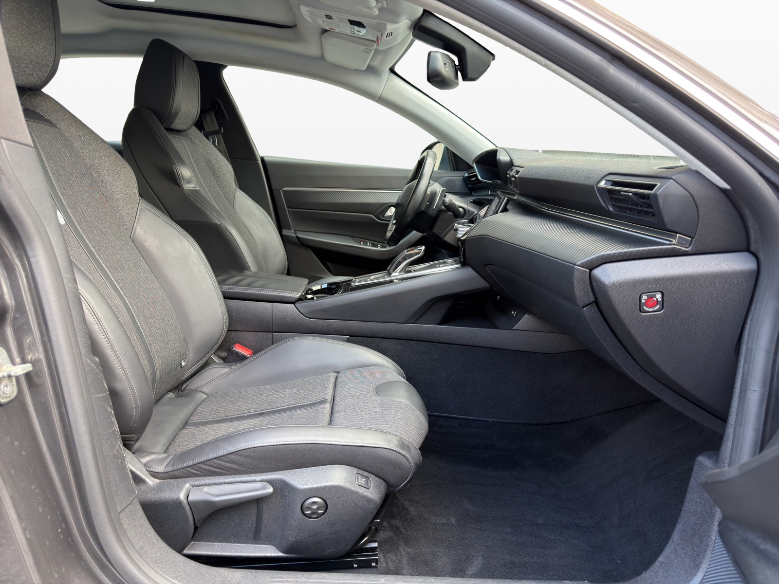 PEUGEOT 508 1.6 PureTech Allure EAT8-image-14