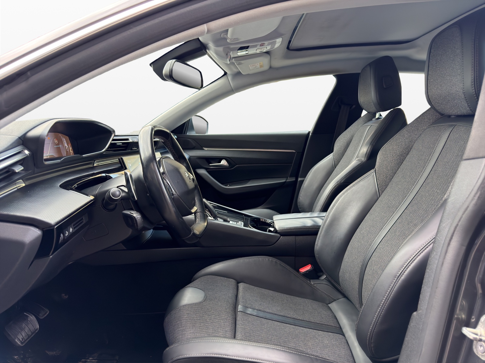PEUGEOT 508 1.6 PureTech Allure EAT8-image-8