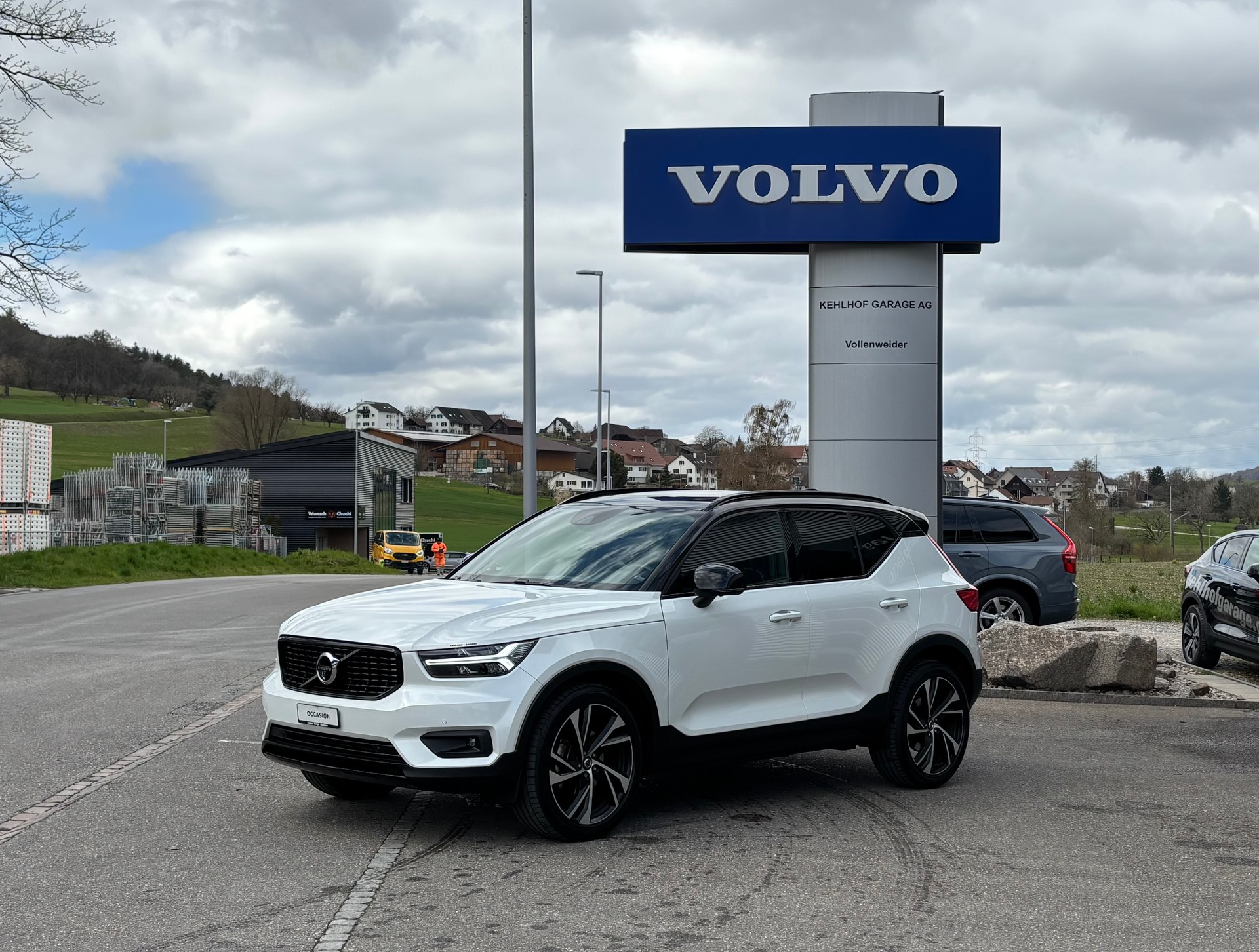 VOLVO XC40 2.0 T5 R-Design AWD-image-0
