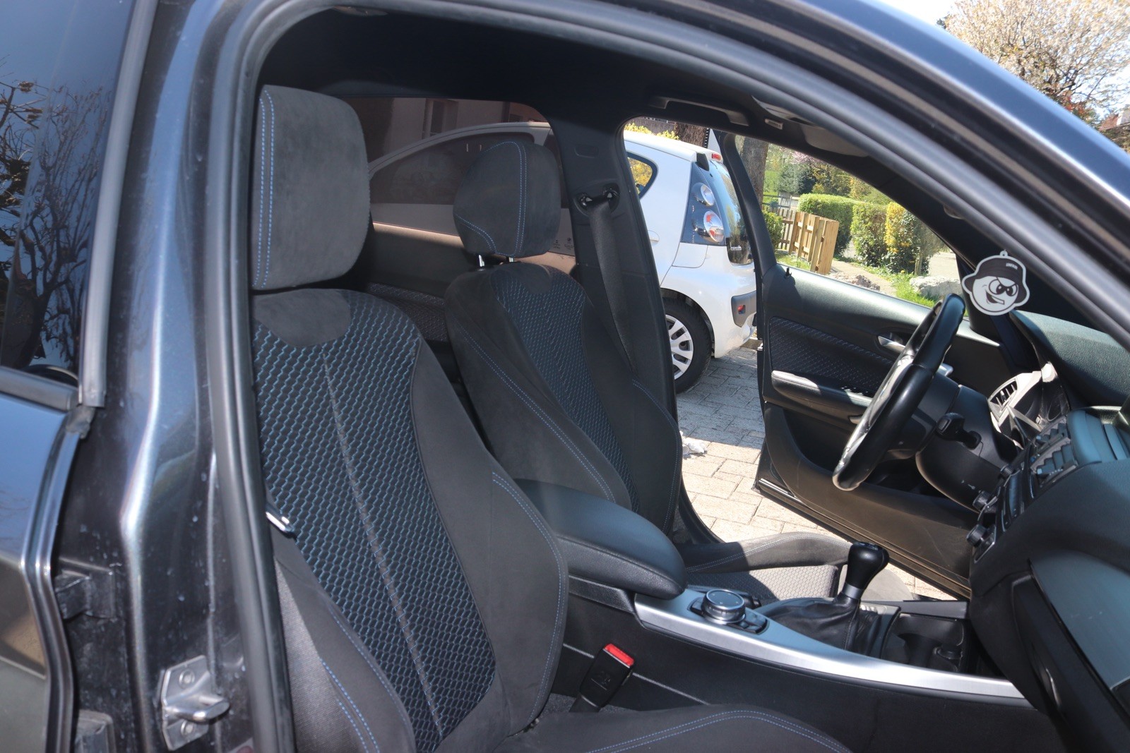 BMW 118d xDrive-image-5