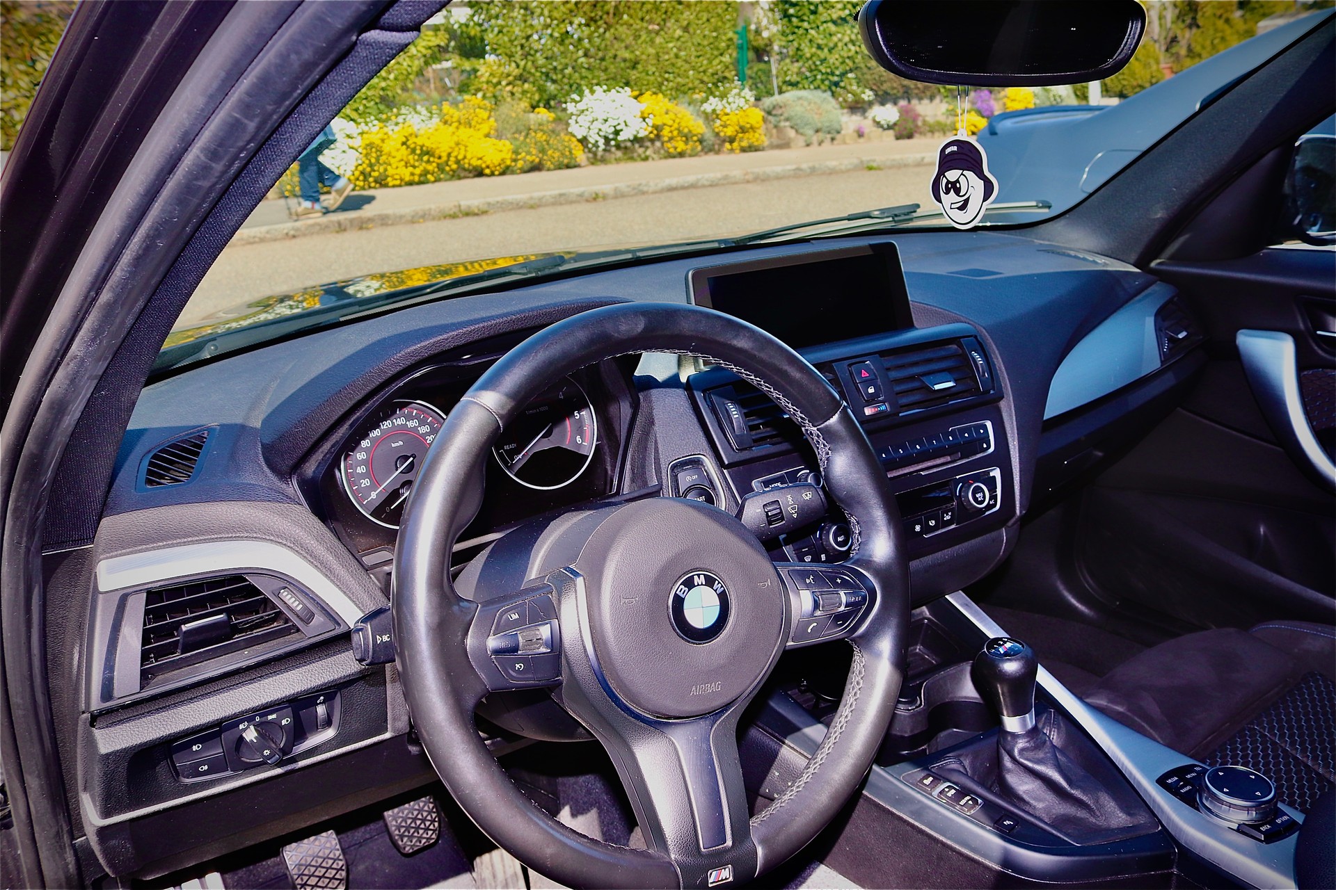 BMW 118d xDrive-image-4