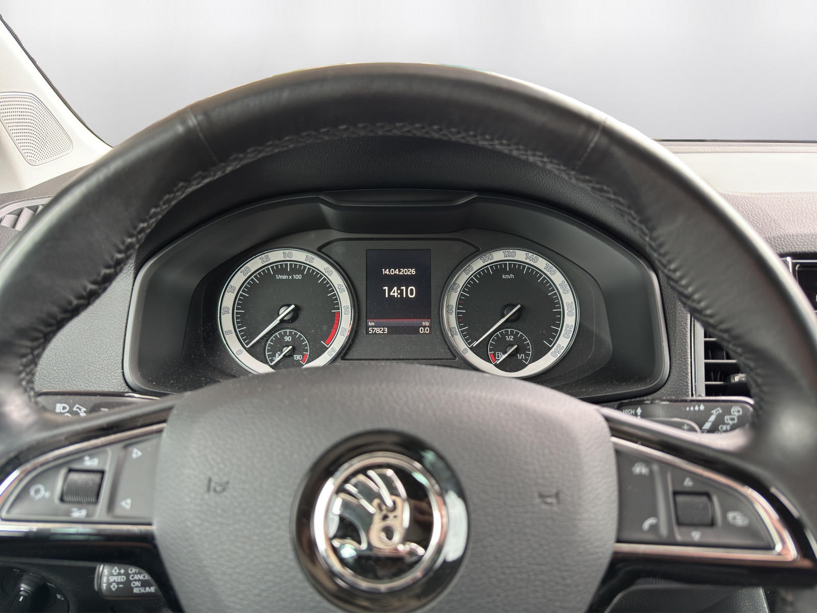 SKODA Karoq 2.0 TDI CR Style 4x4 DSG-image-7