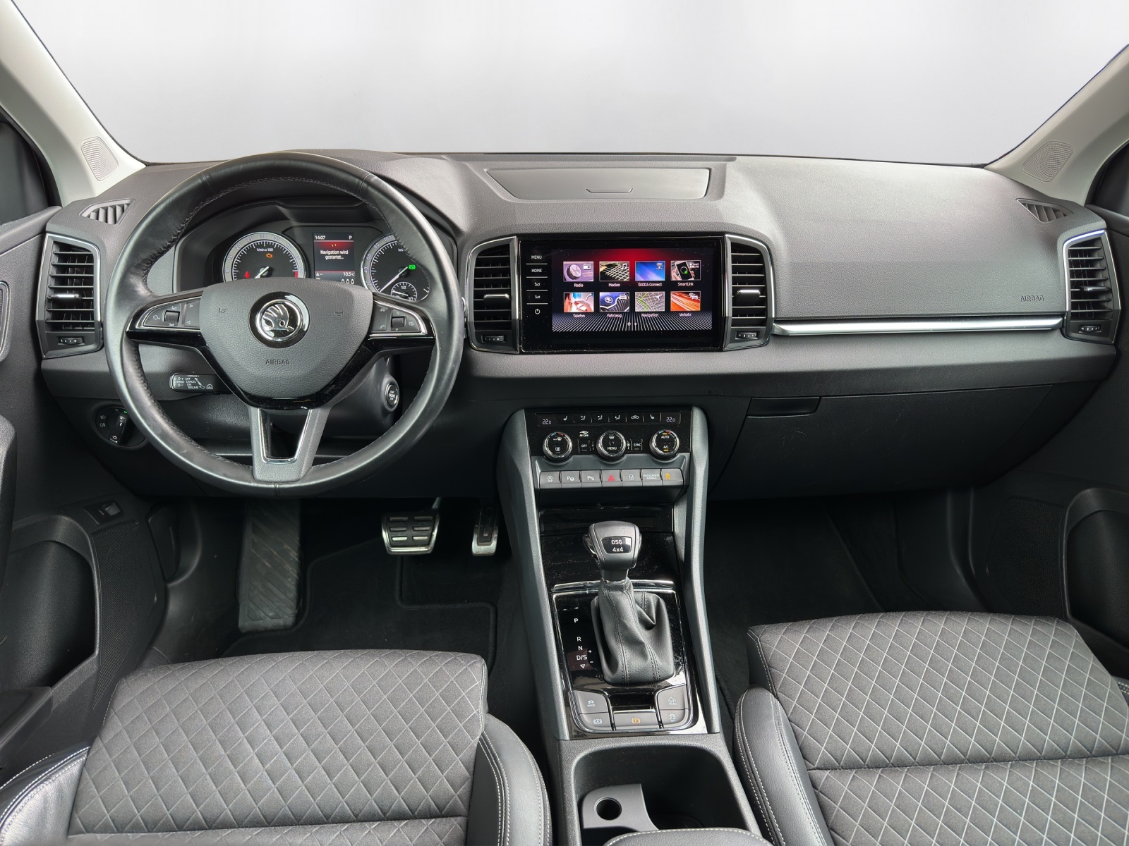 SKODA Karoq 2.0 TDI CR Style 4x4 DSG-image-6