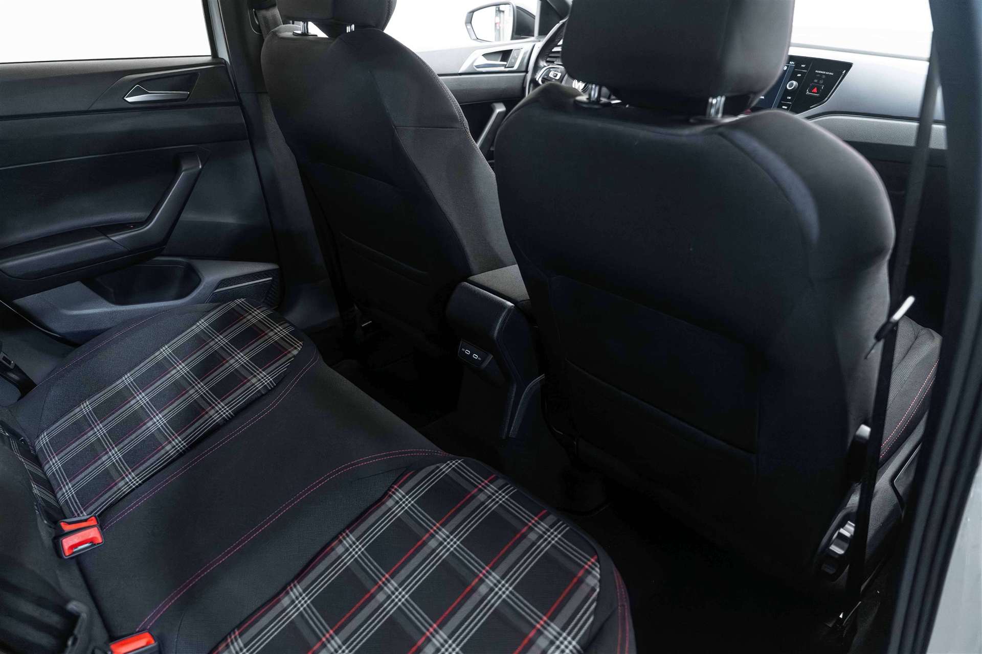 VW Polo 2.0 TSI GTI DSG 207PS-image-13