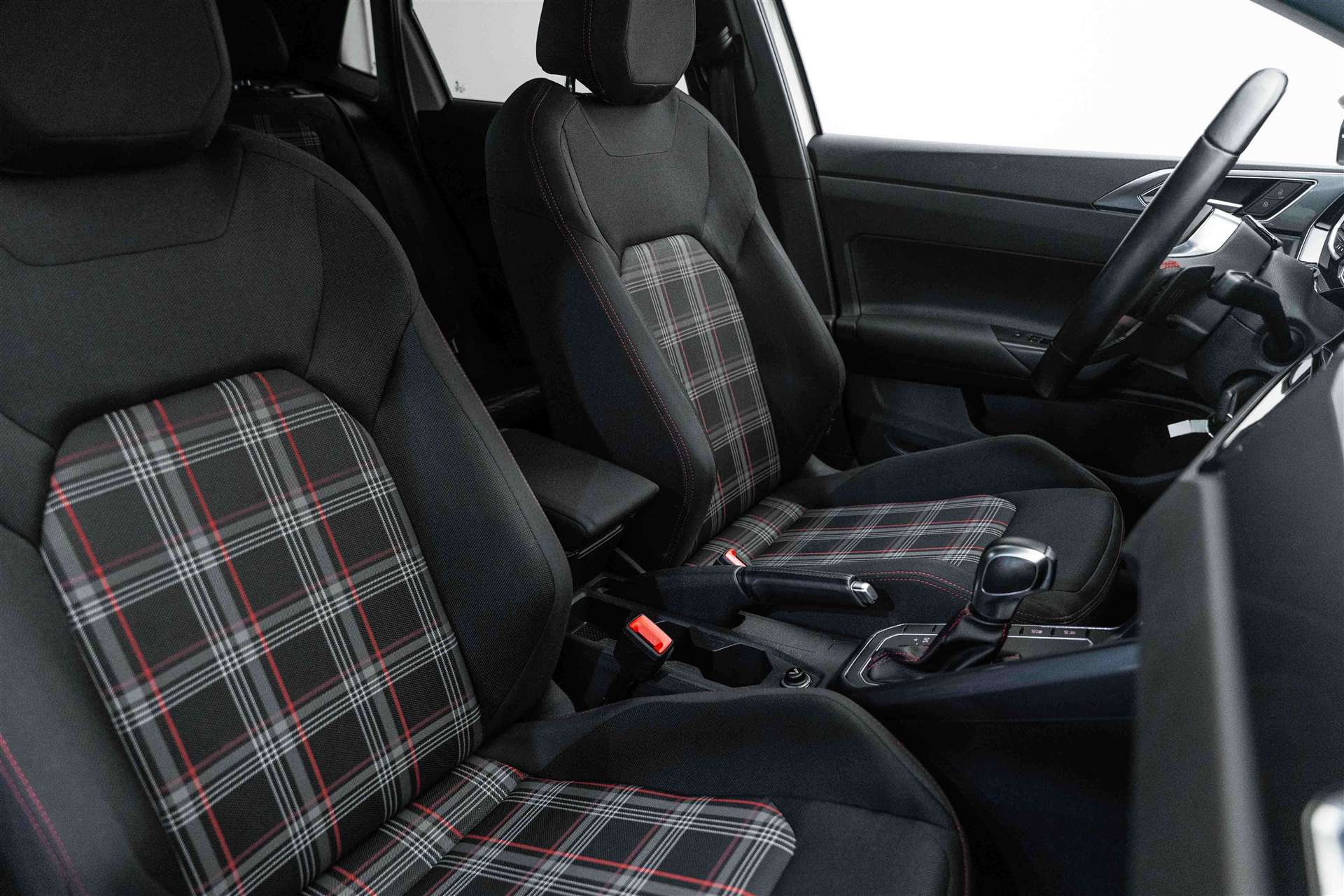 VW Polo 2.0 TSI GTI DSG 207PS-image-11