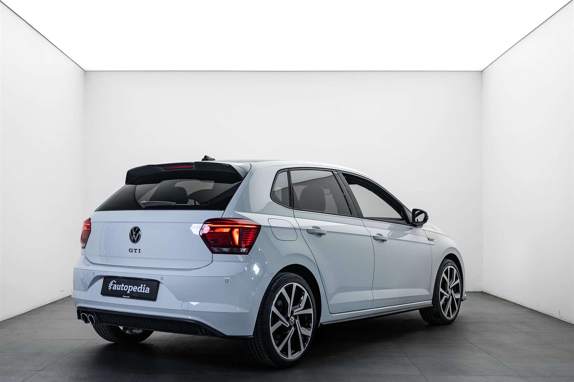 VW Polo 2.0 TSI GTI DSG 207PS-image-2