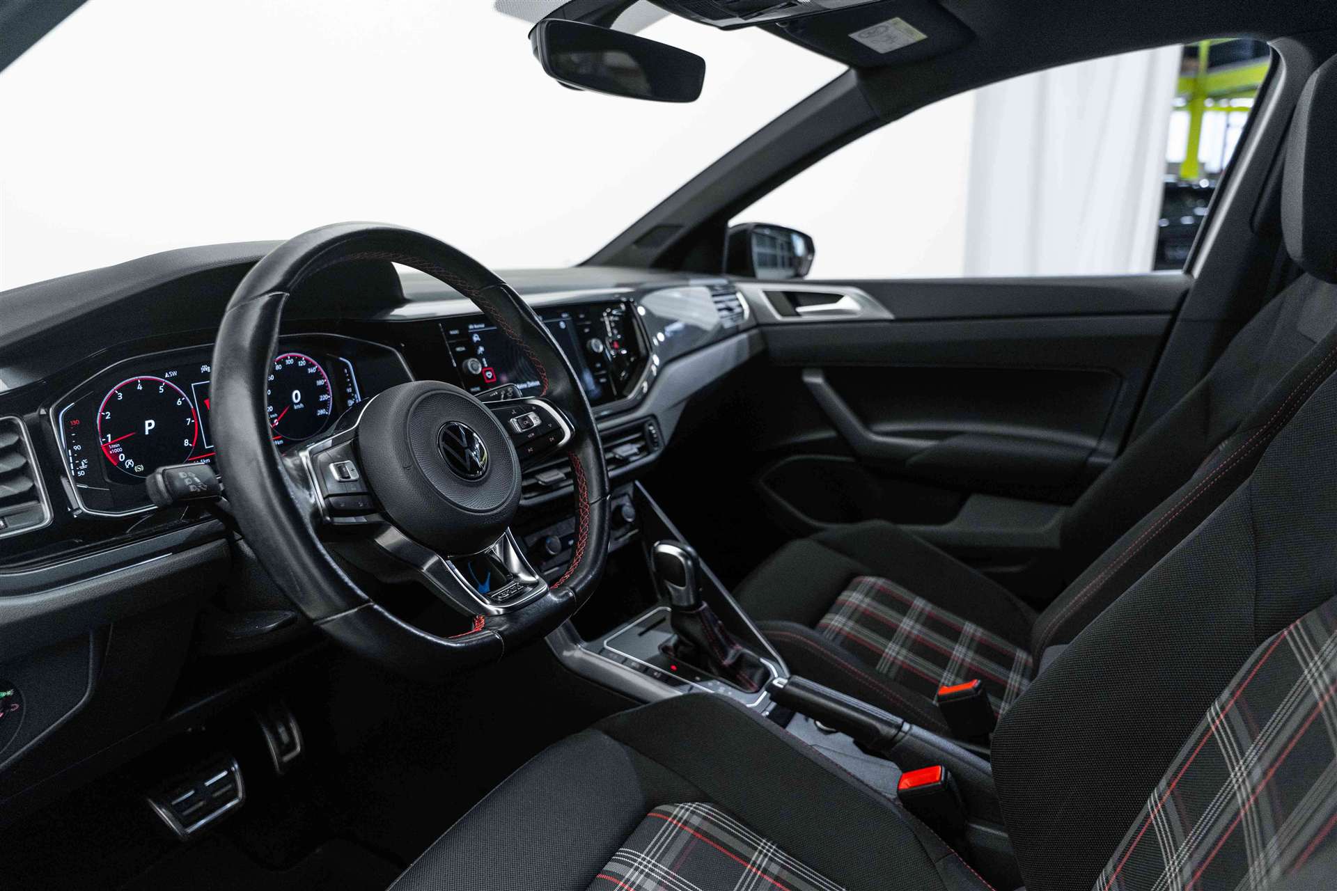 VW Polo 2.0 TSI GTI DSG 207PS-image-7