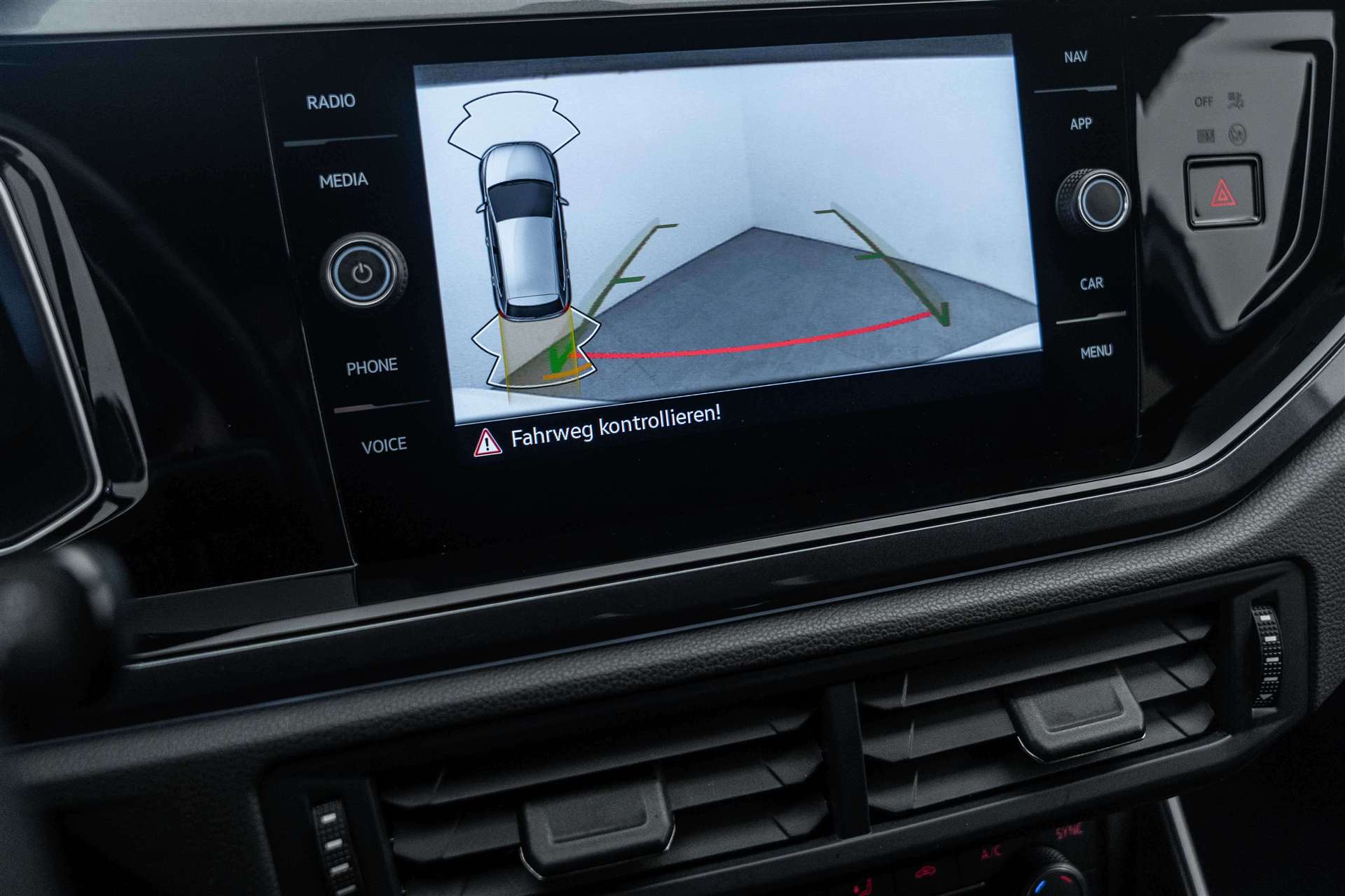 VW Polo 2.0 TSI GTI DSG 207PS-image-16